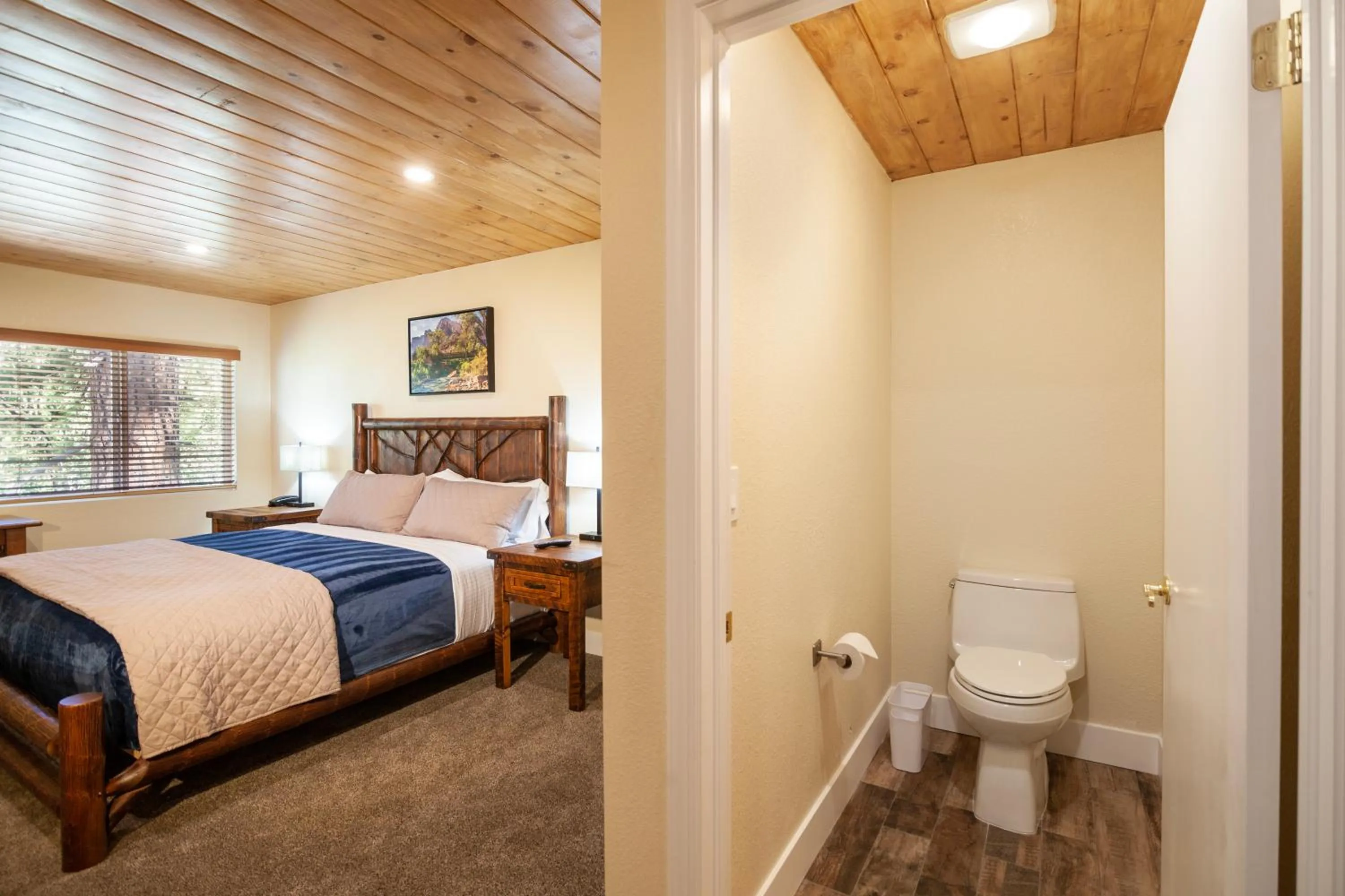 Bed in Tahquitz Pines Retreat