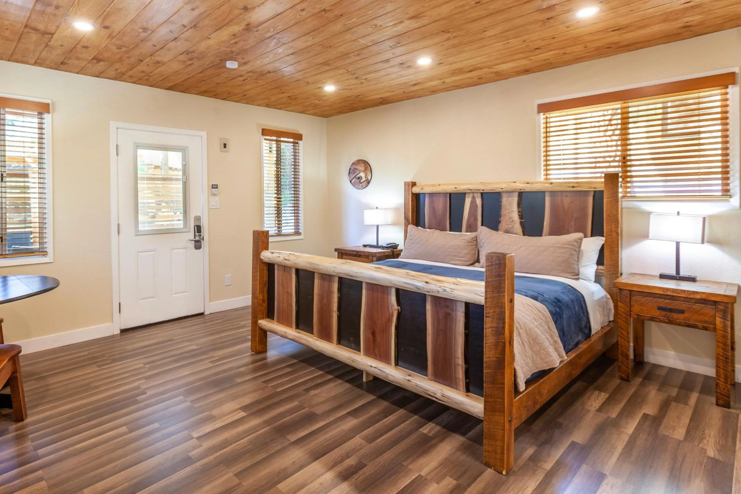Bed in Tahquitz Pines Retreat