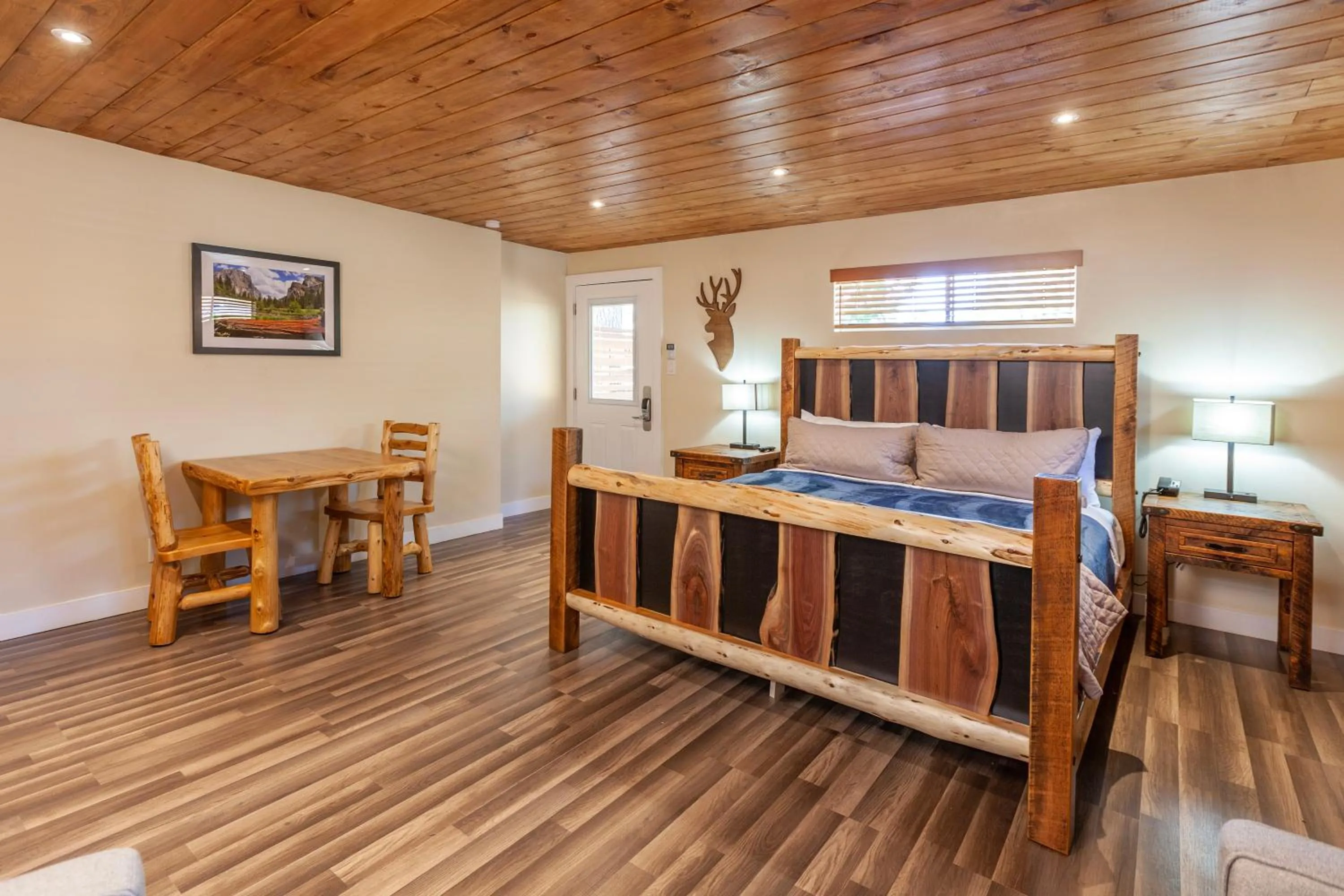 Bed in Tahquitz Pines Retreat