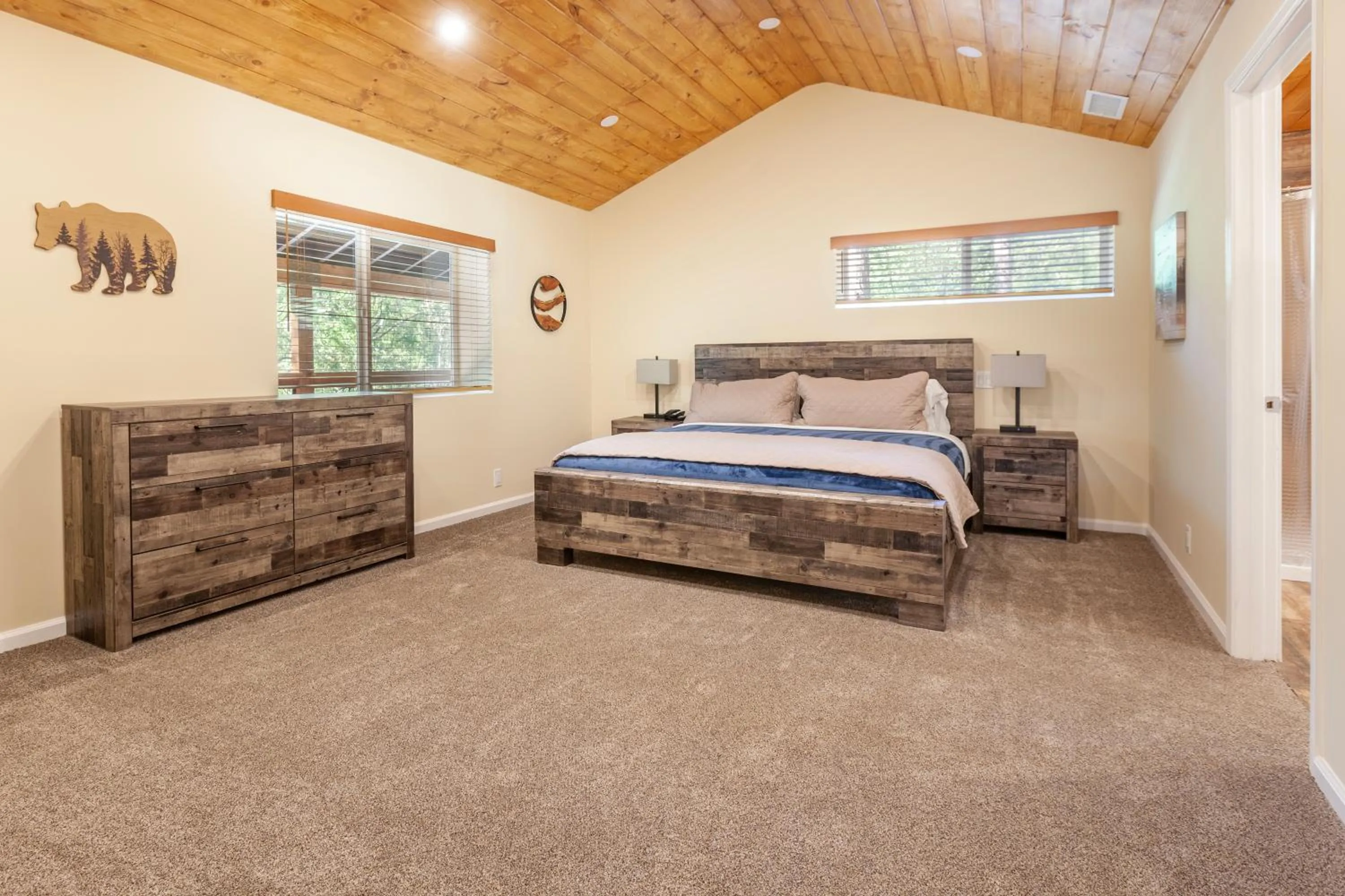 Bed in Tahquitz Pines Retreat