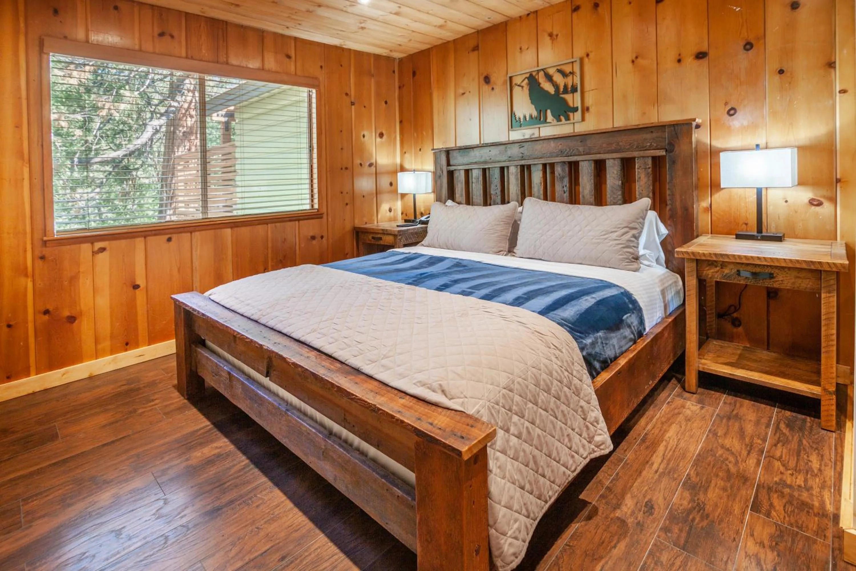 Bed in Tahquitz Pines Retreat