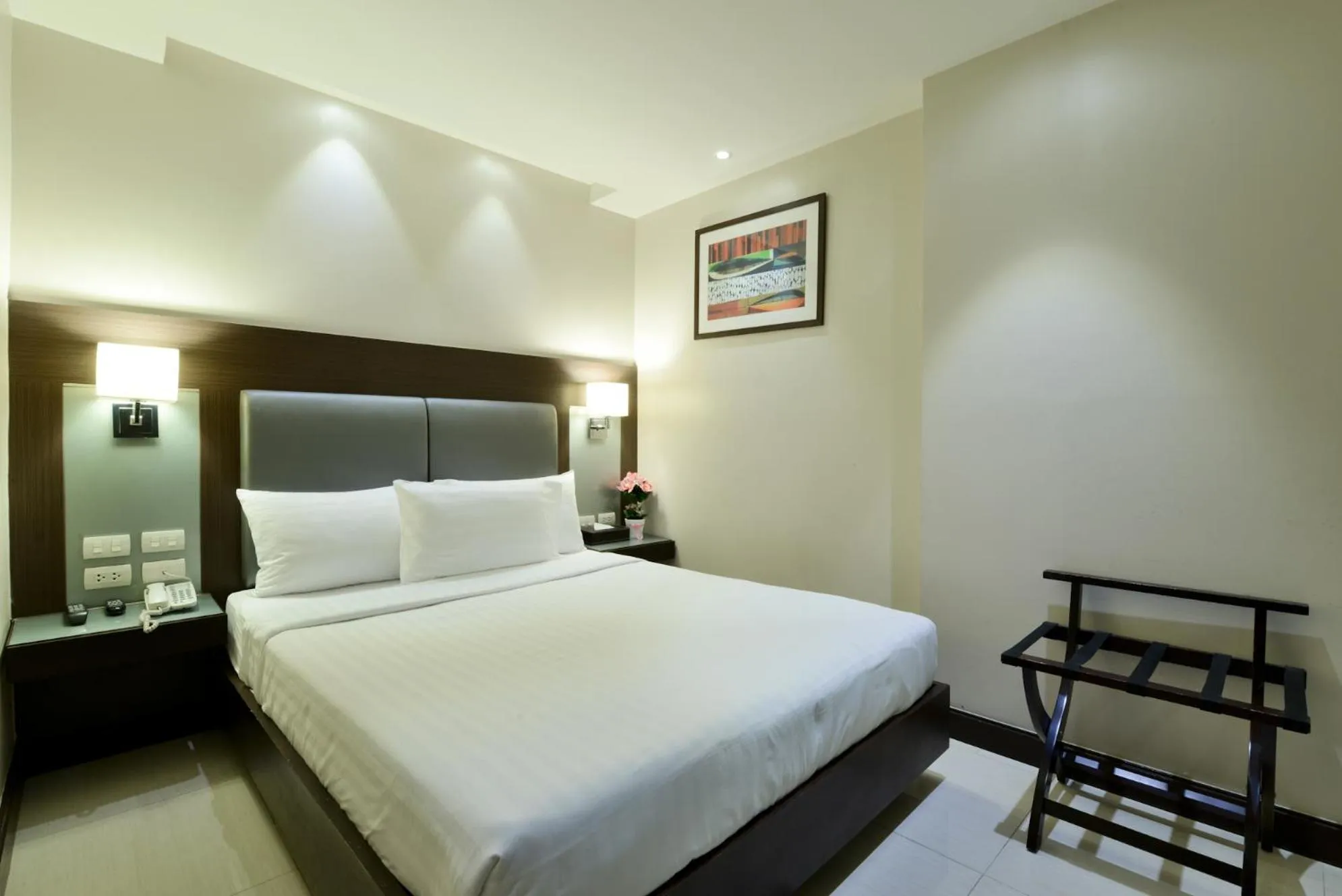 Bedroom, Bed in The Prestige Nana