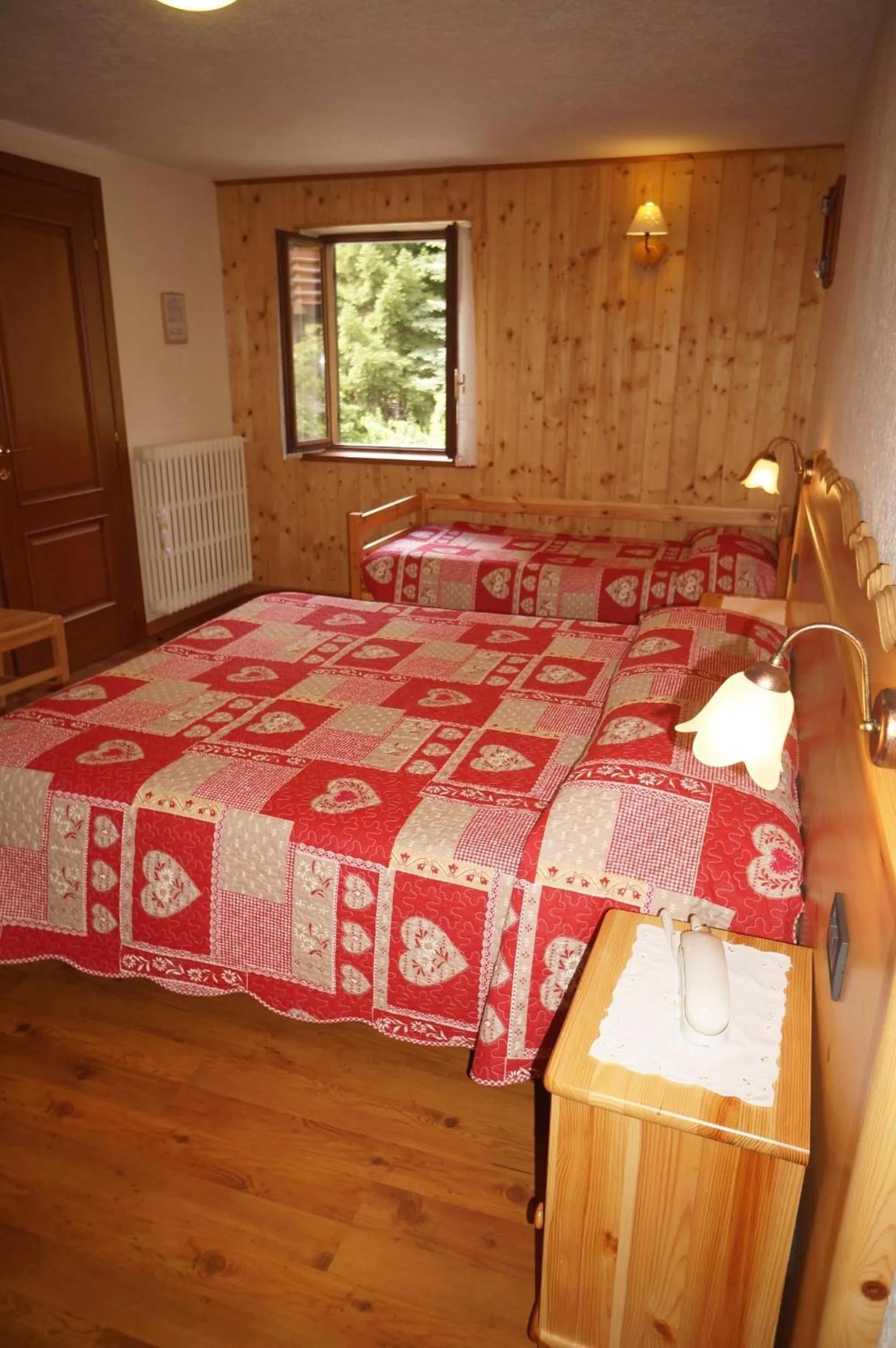 Bedroom, Bed in Hotel Aiguille Noire