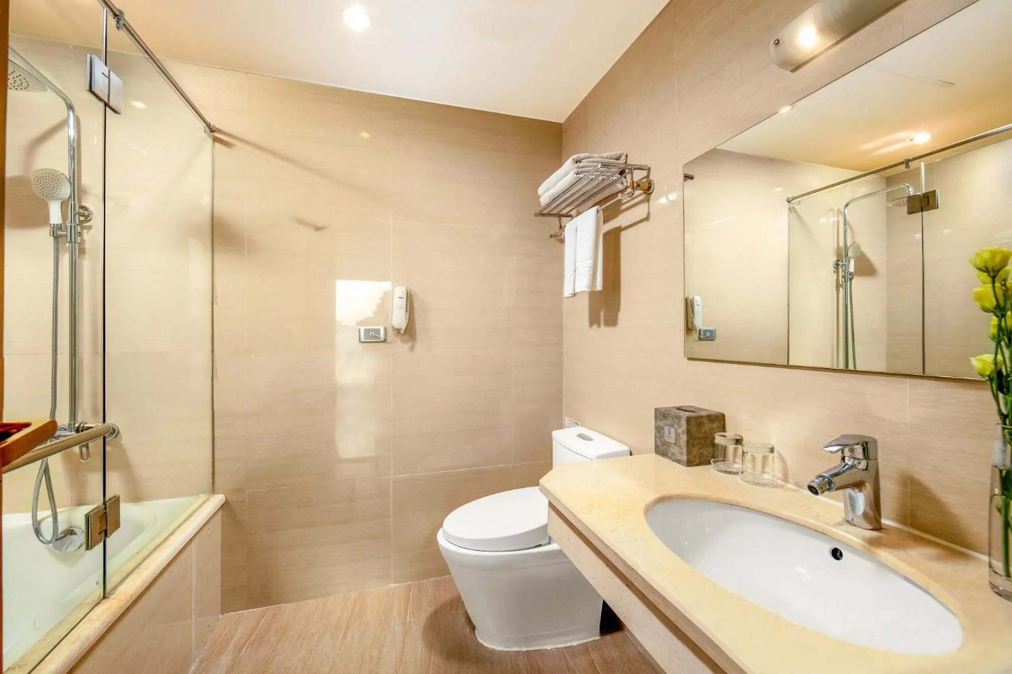 Toilet in Parkside Sunline Hotel