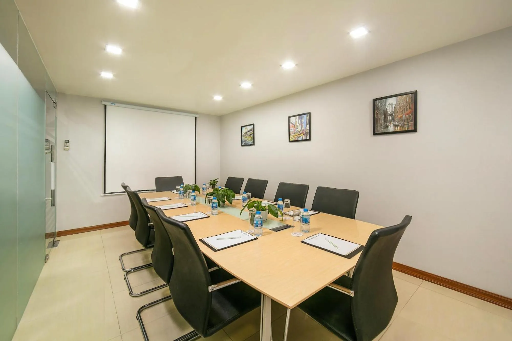 Meeting/conference room in Parkside Sunline Hotel