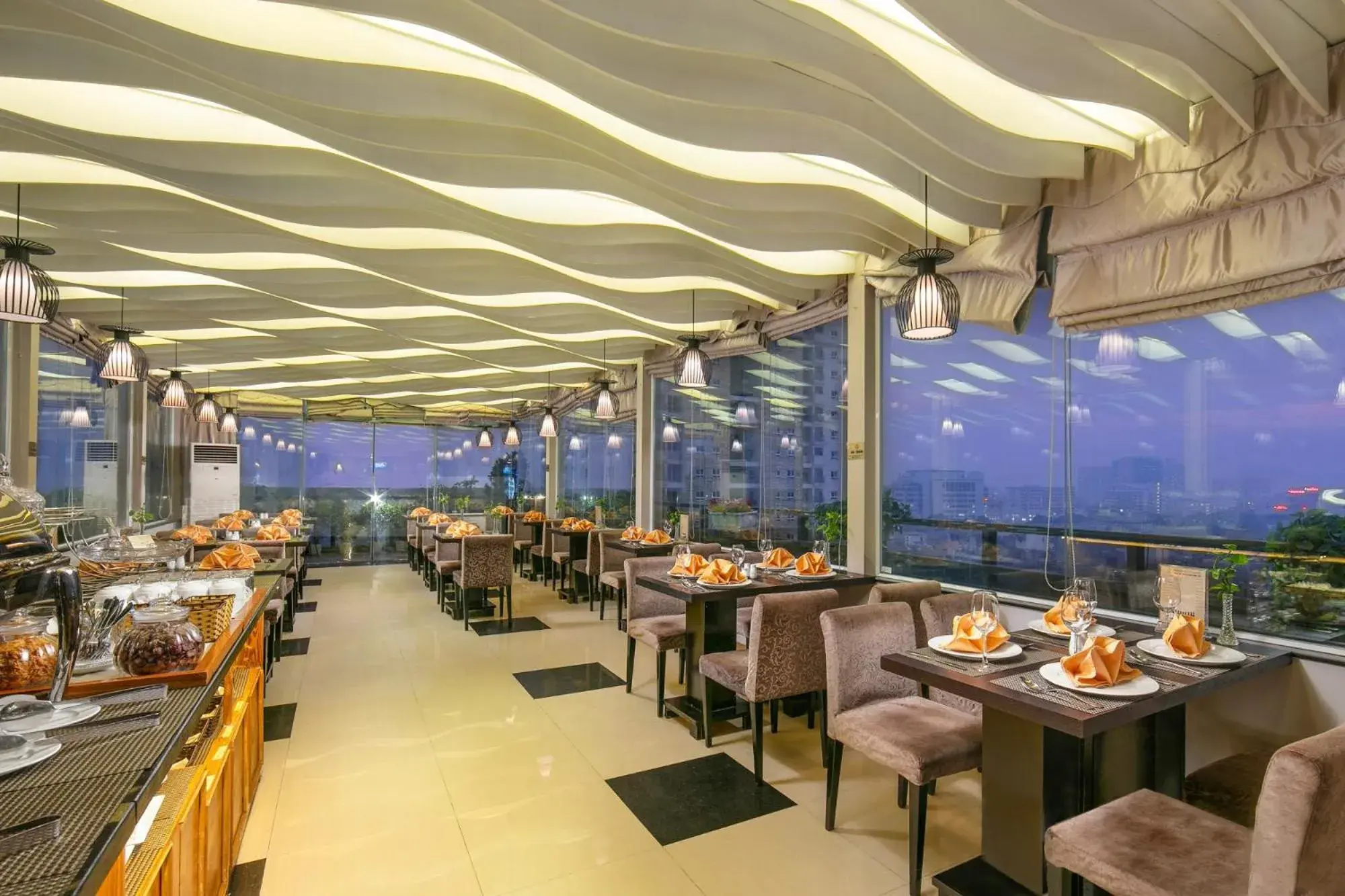 Restaurant/places to eat in Parkside Sunline Hotel Restaurant/places to eat in Parkside Sunline Hotel