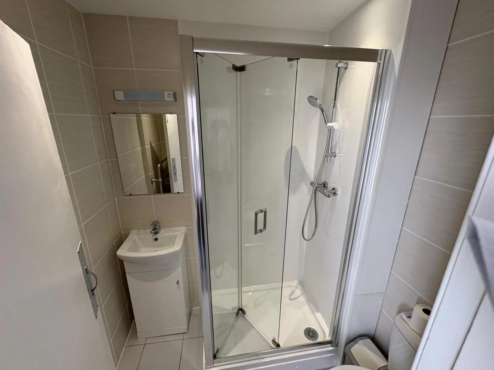 Bathroom in The Cumberland Hotel