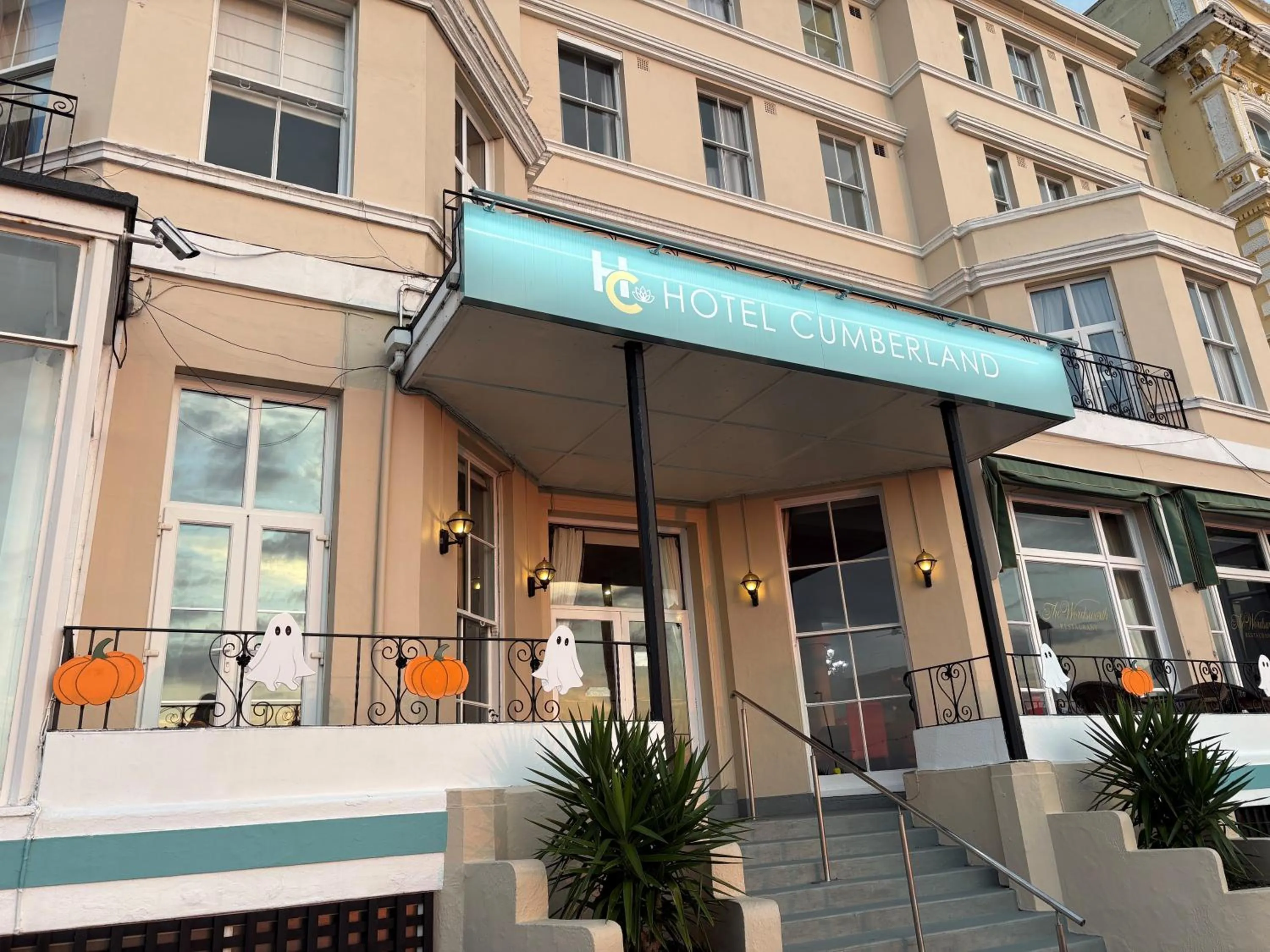 Facade/entrance in The Cumberland Hotel