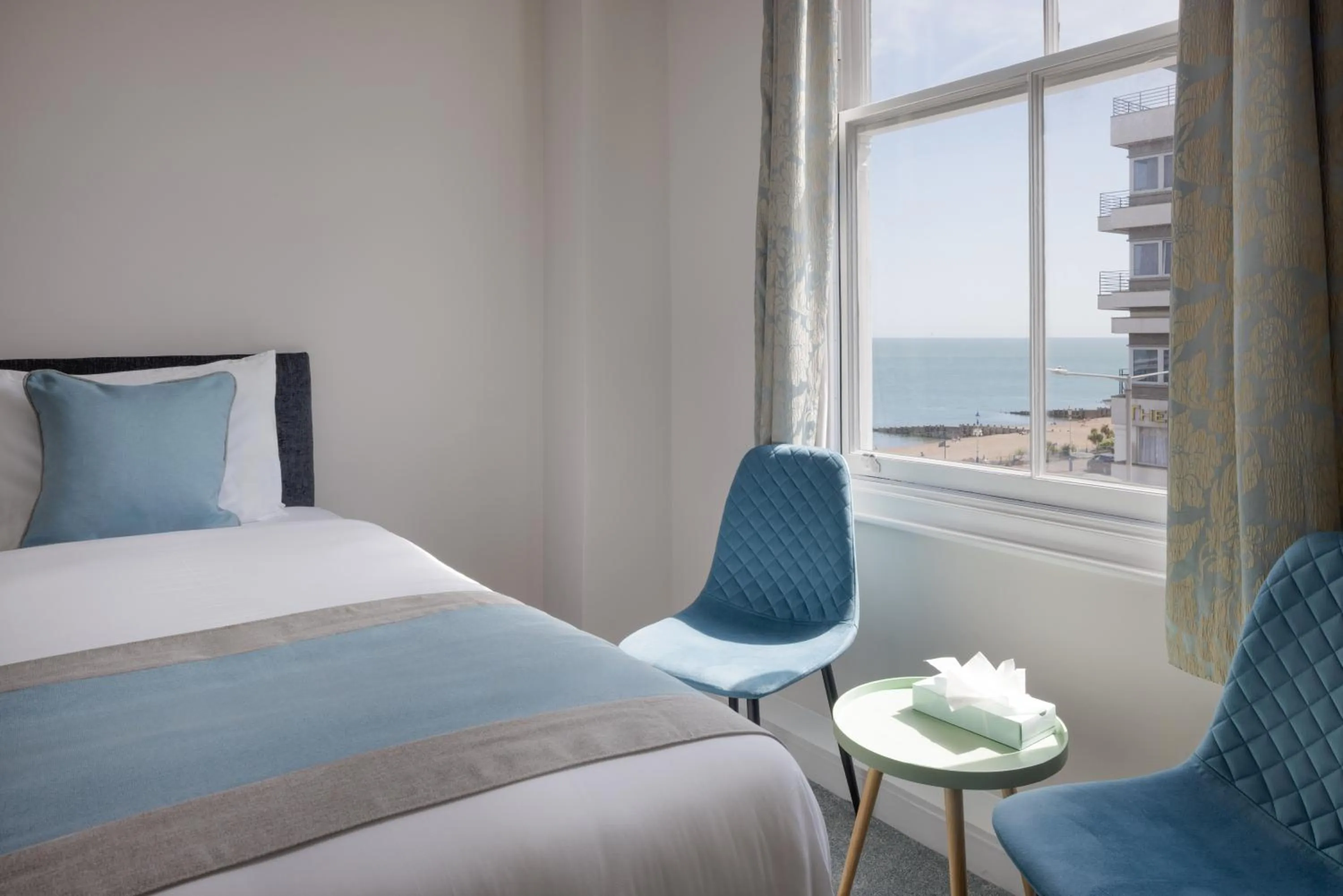 Sea view, Bed in The Cumberland Hotel