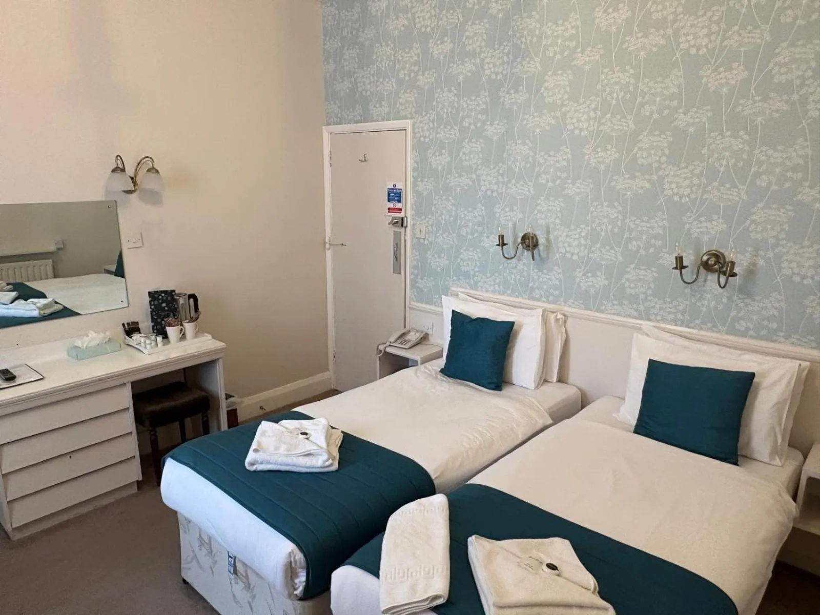 Bedroom, Bed in The Cumberland Hotel