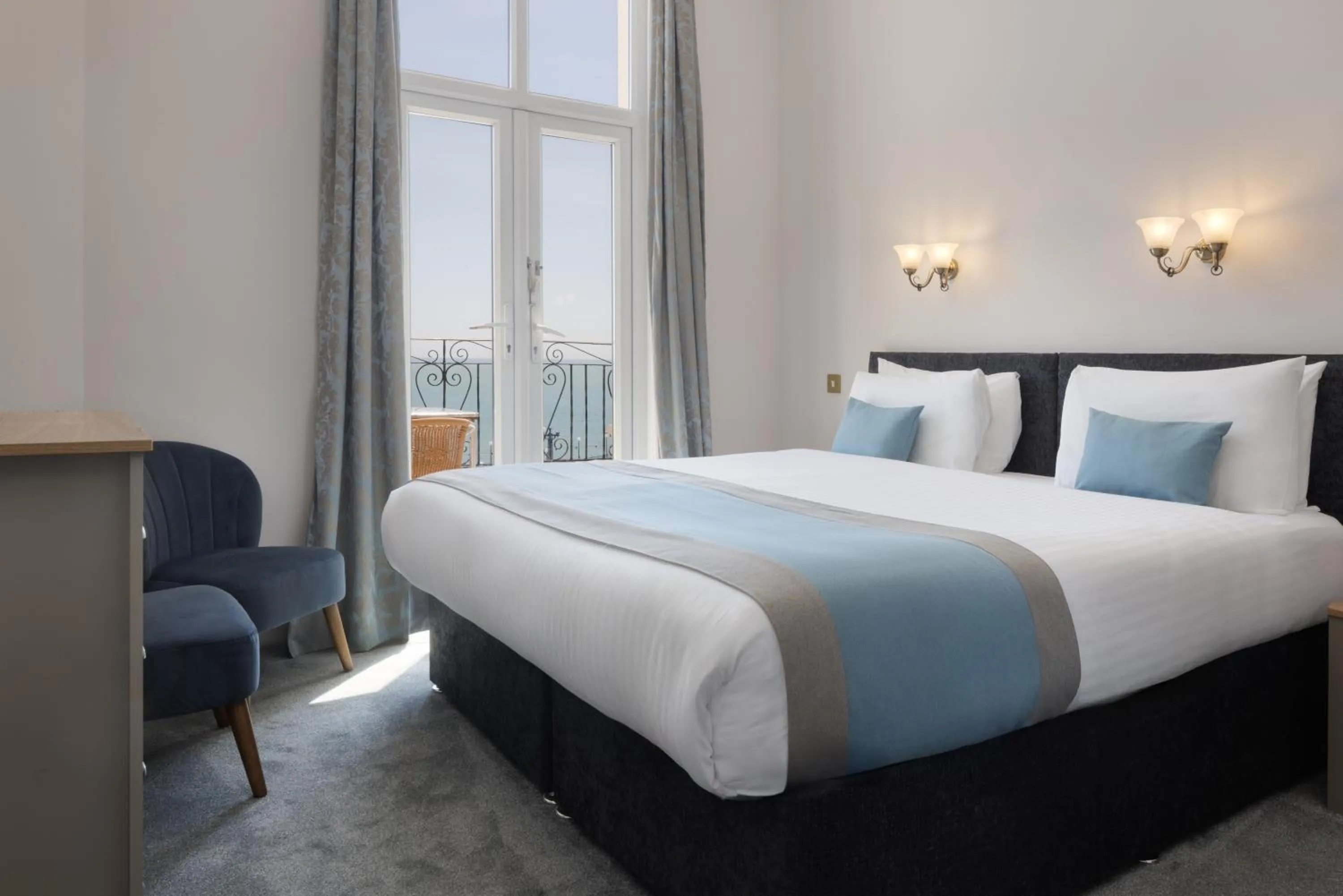 Bedroom, Bed in The Cumberland Hotel