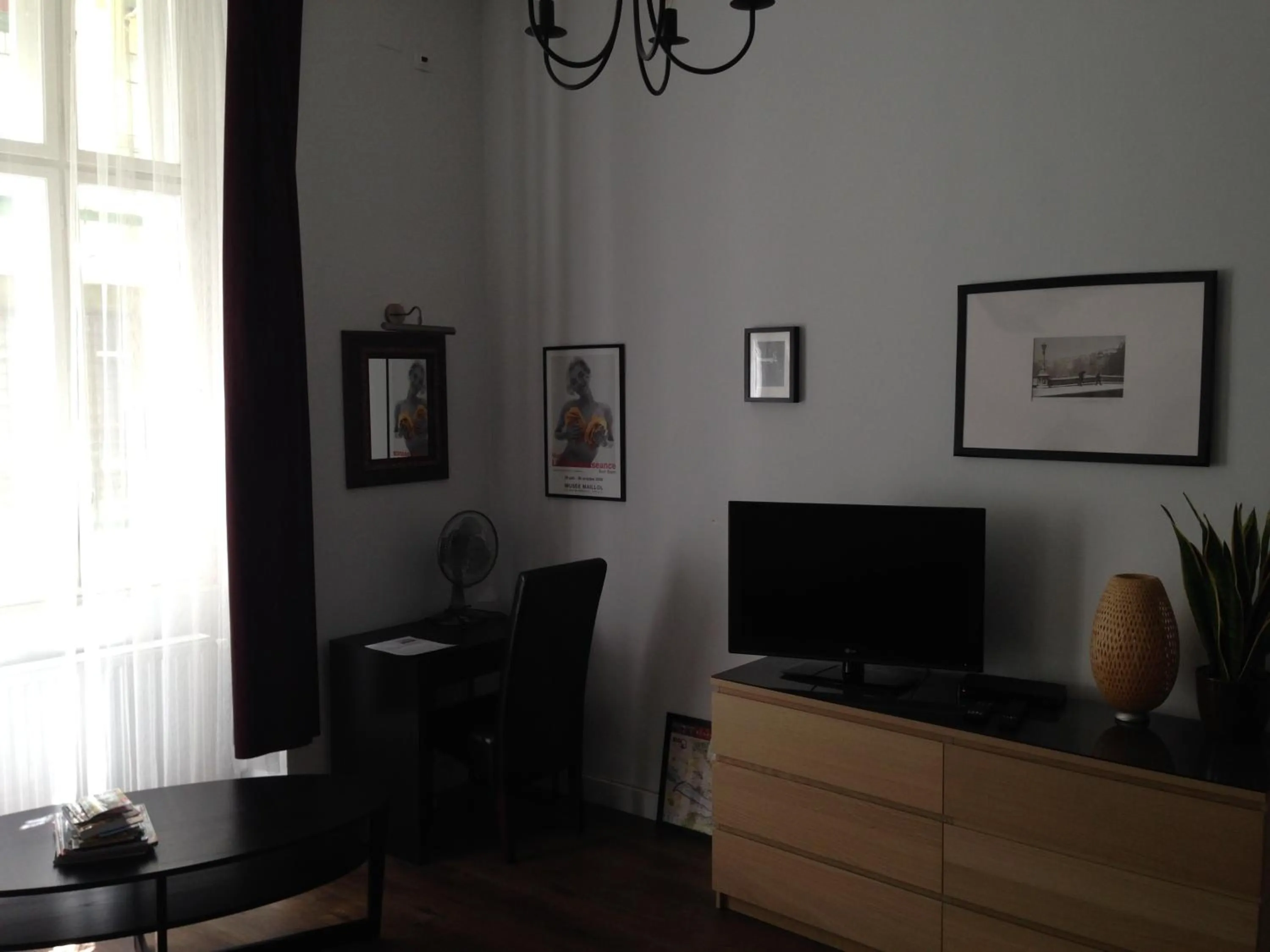 Living room in Private Apartment Centertown