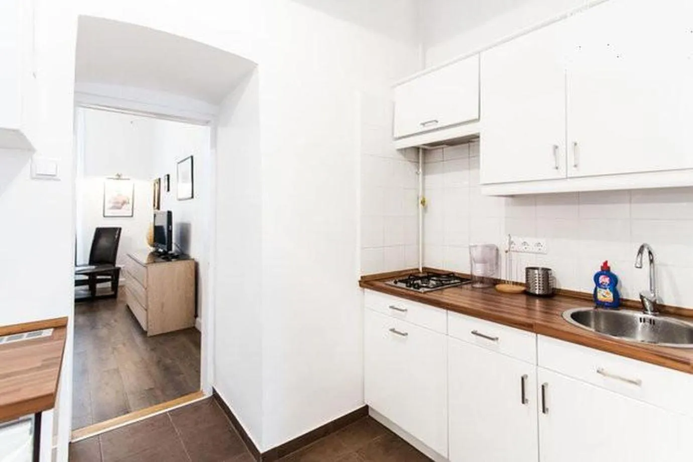 Kitchen or kitchenette in Private Apartment Centertown