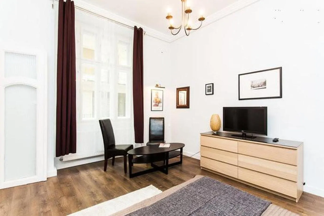 Living room in Private Apartment Centertown