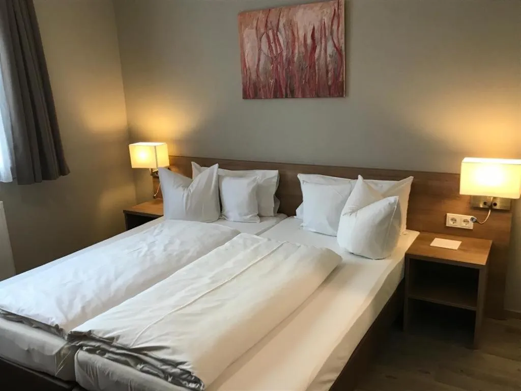 Photo of the whole room, Bed in Hotel-Gasthof Neue Post