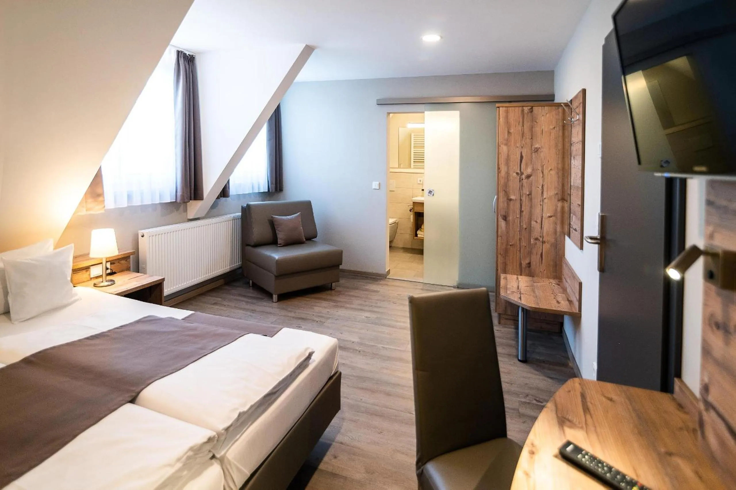 Bed in Hotel-Gasthof Neue Post