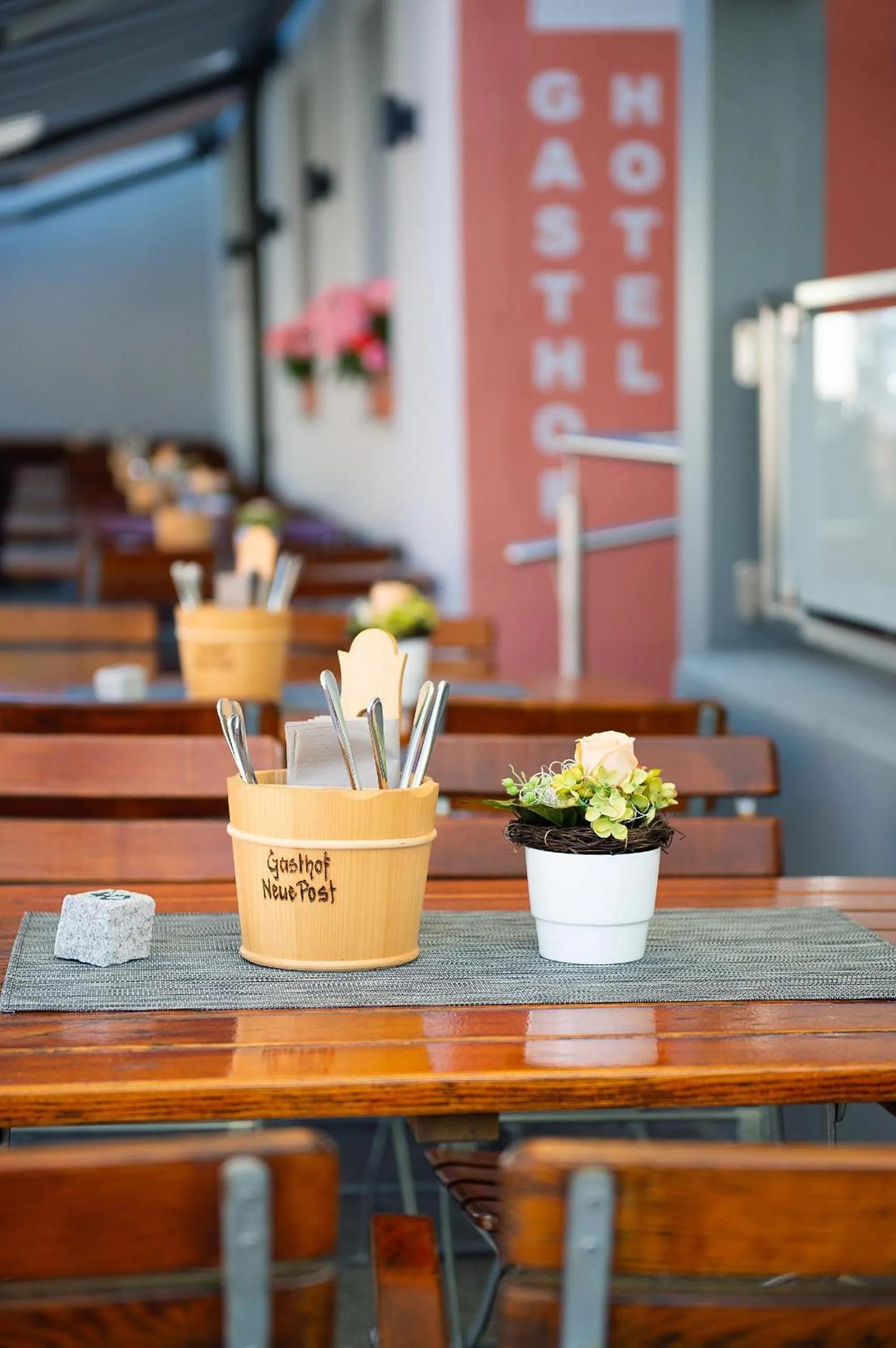 Restaurant/places to eat in Hotel-Gasthof Neue Post