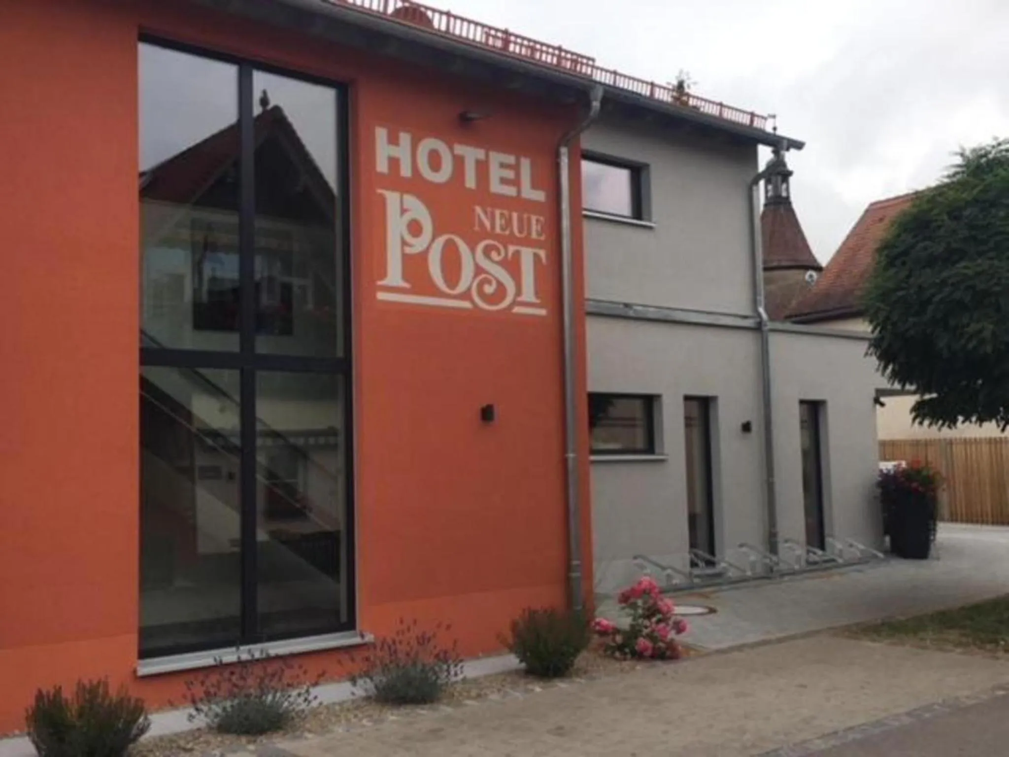Property building in Hotel-Gasthof Neue Post
