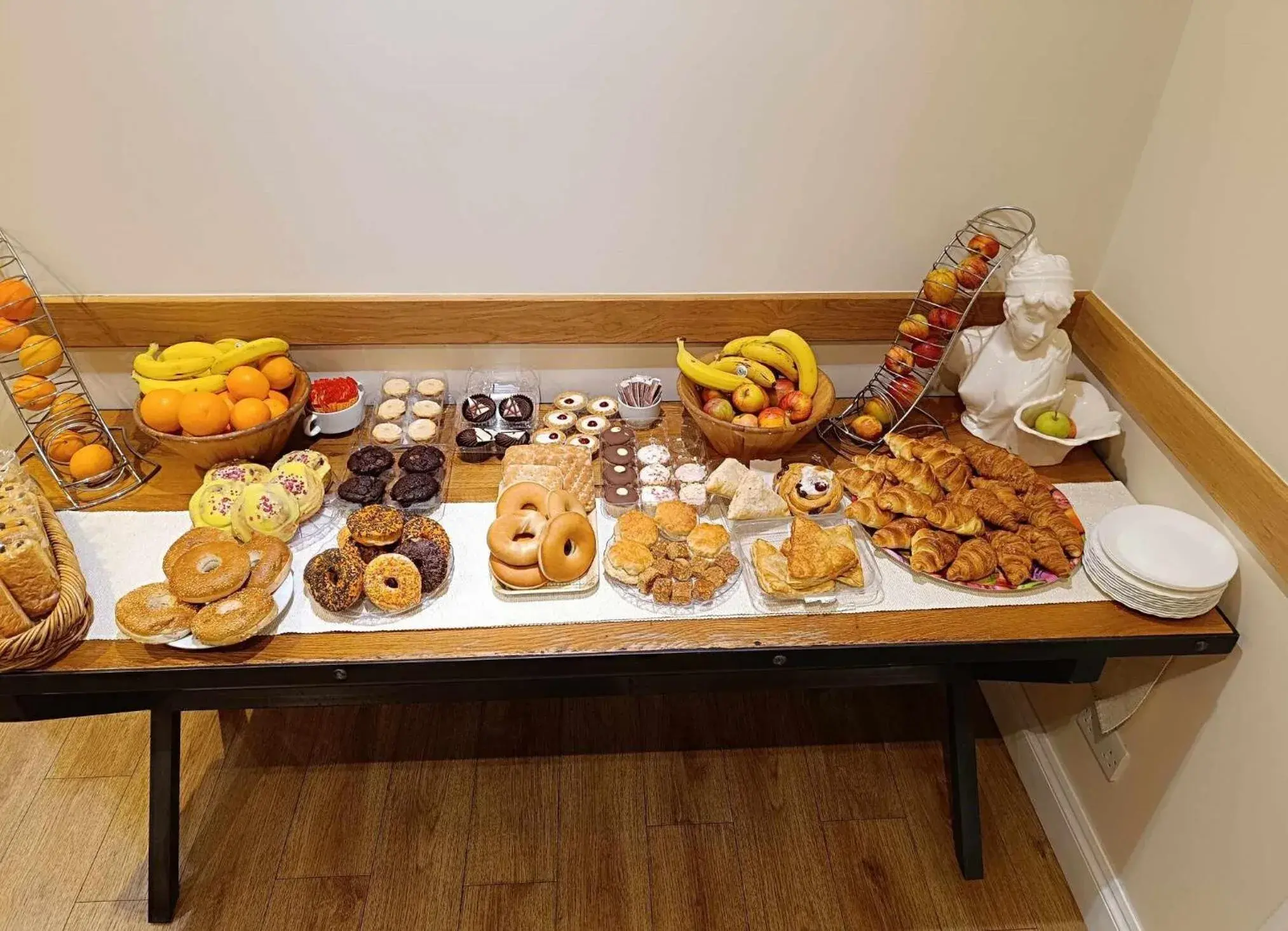 Breakfast in St Simeon Breakfast in St Simeon