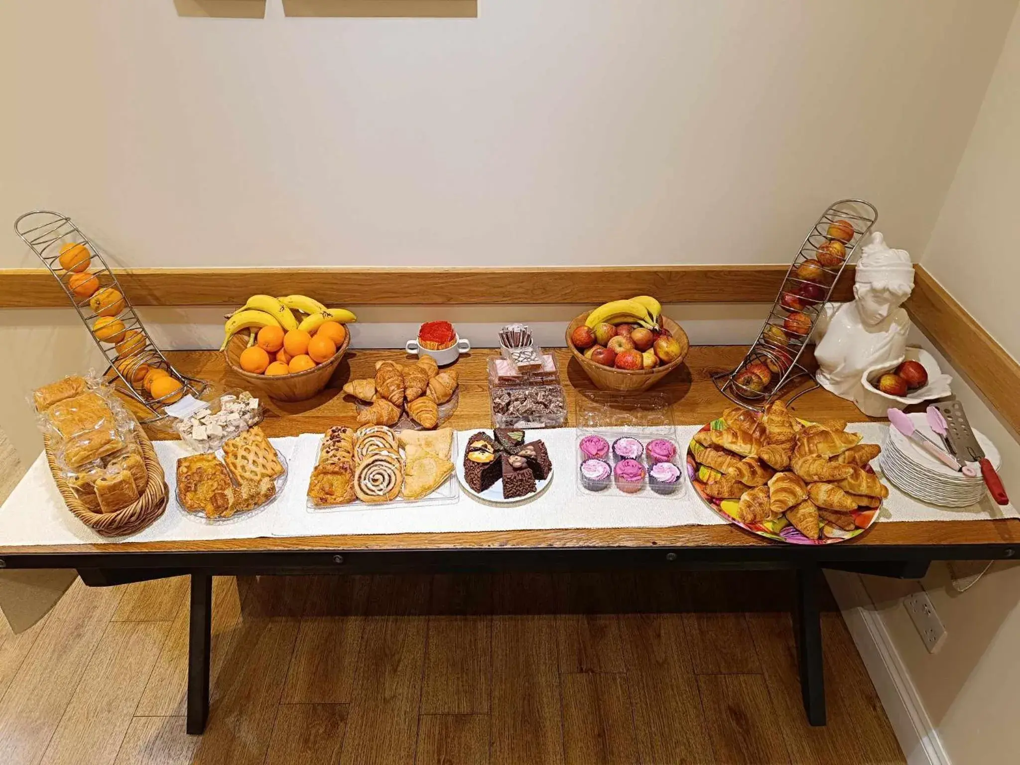 Breakfast in St Simeon Breakfast in St Simeon