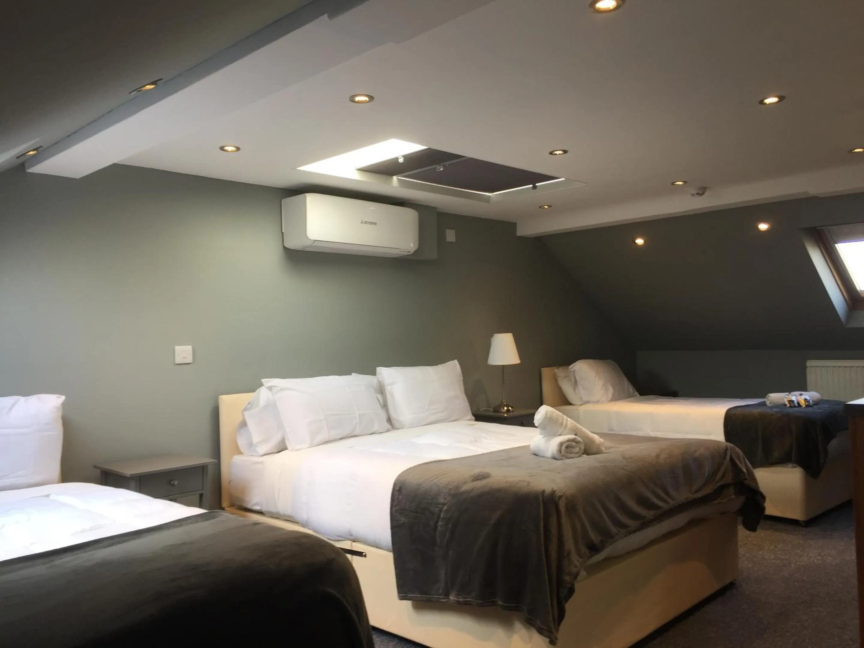 Bedroom, Bed in St Simeon