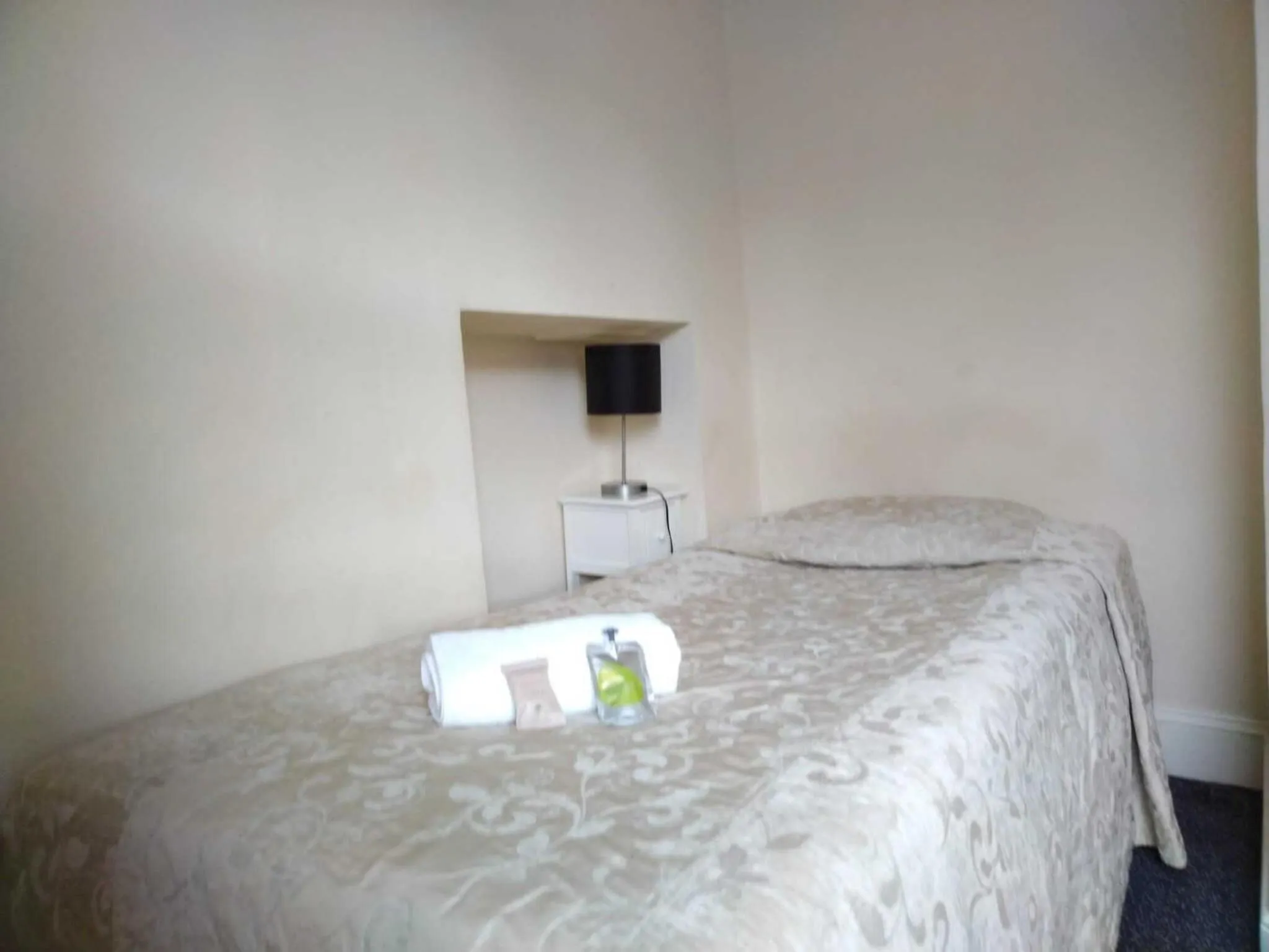 Bedroom, Bed in St Simeon