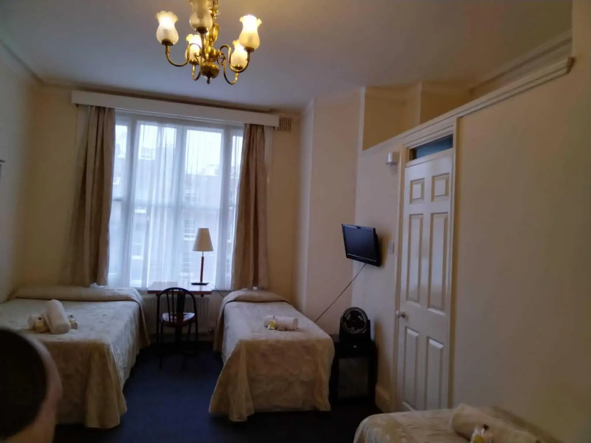 Family Room with Shower in St Simeon Family Room with Shower in St Simeon