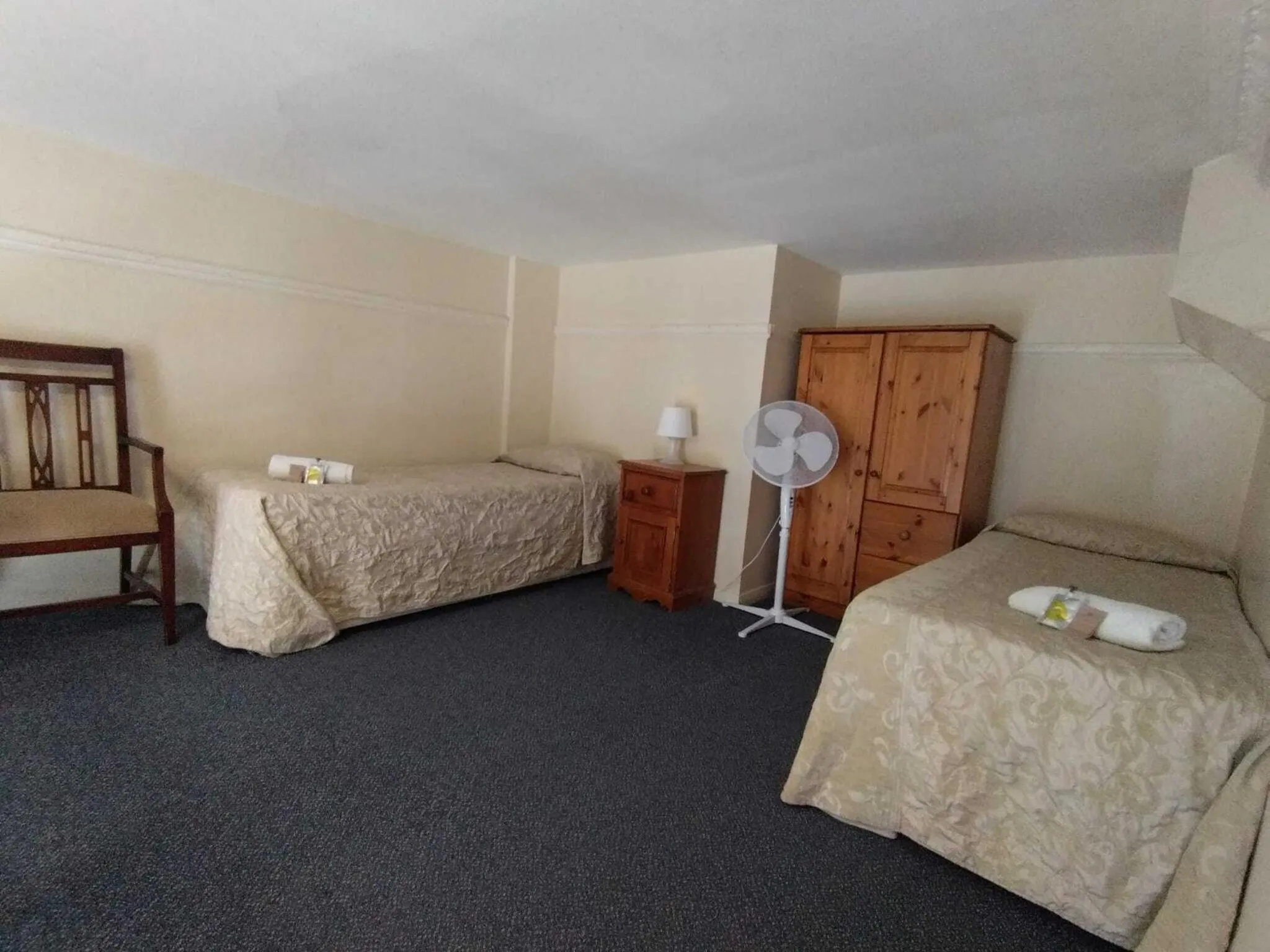 Bedroom, Bed in St Simeon