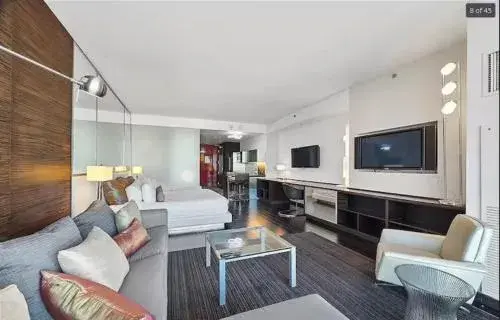Luxury Hotel Suite With Private Strip View Balcony Luxury Hotel Suite With Private Strip View Balcony