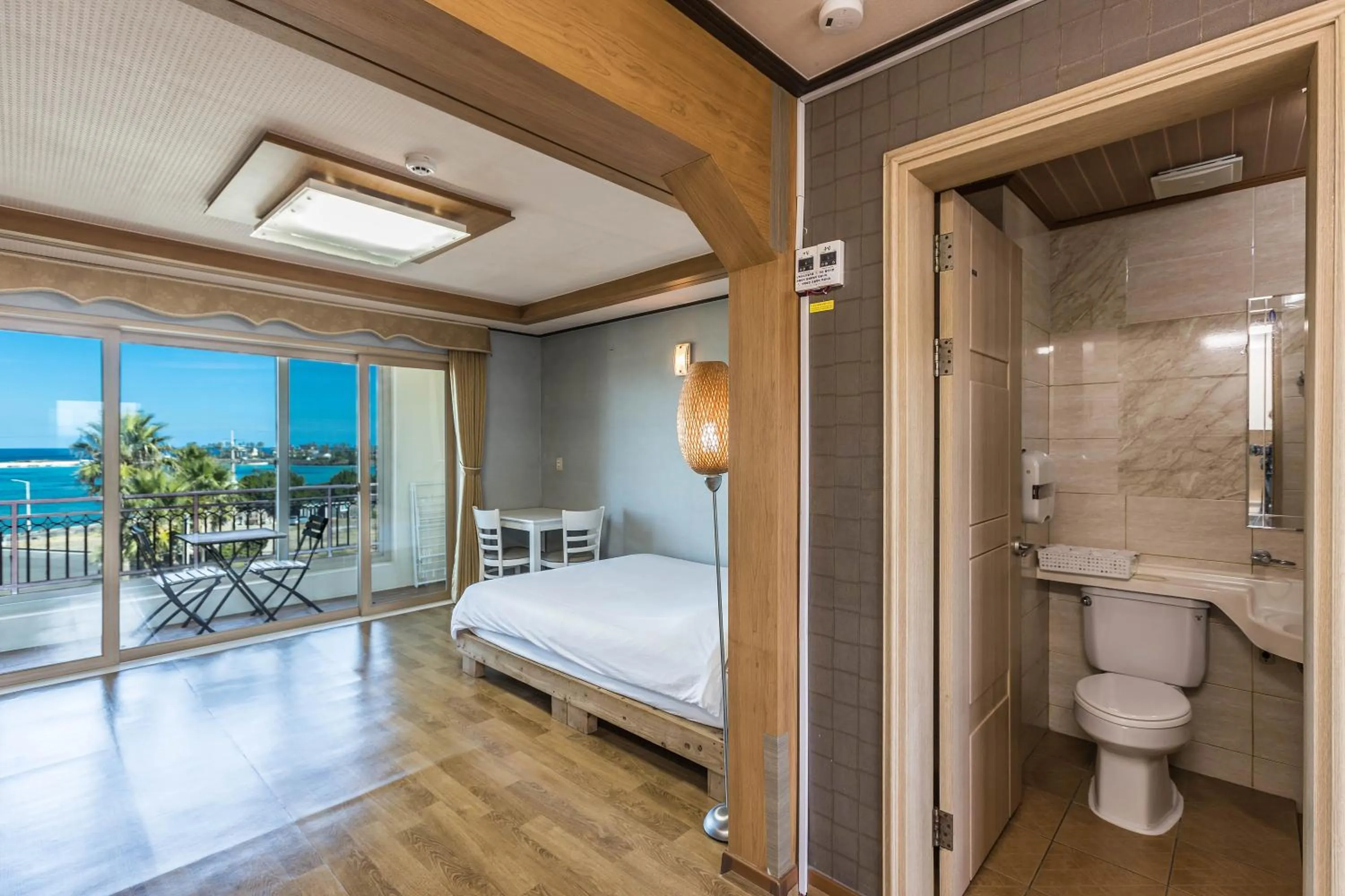 Photo of the whole room, Bed in Sea Eco Beach