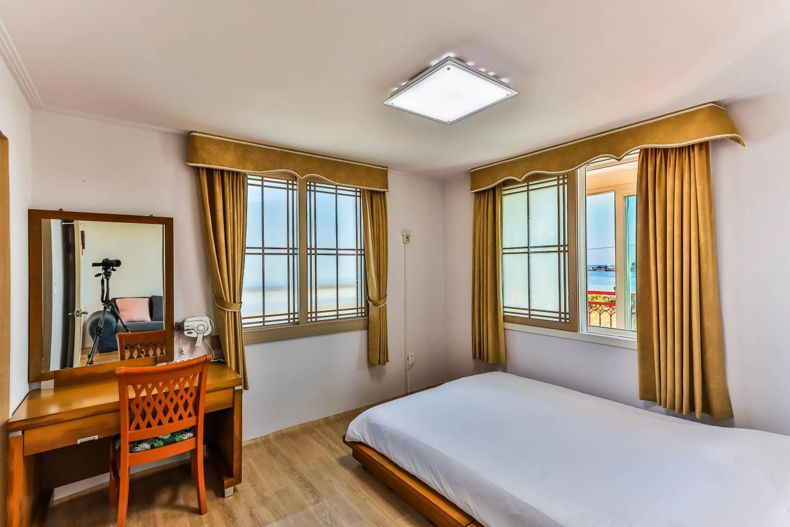 Bed in Sea Eco Beach