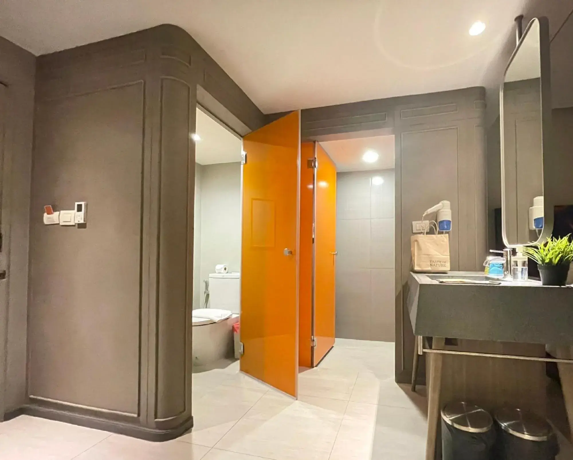 Deluxe Twin Room in Tinidee Trendy Bangkok Khaosan Deluxe Twin Room in Tinidee Trendy Bangkok Khaosan