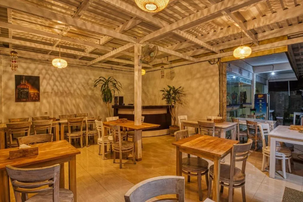 Restaurant/places to eat in Kelingking Sunset Point Hotel & Spa