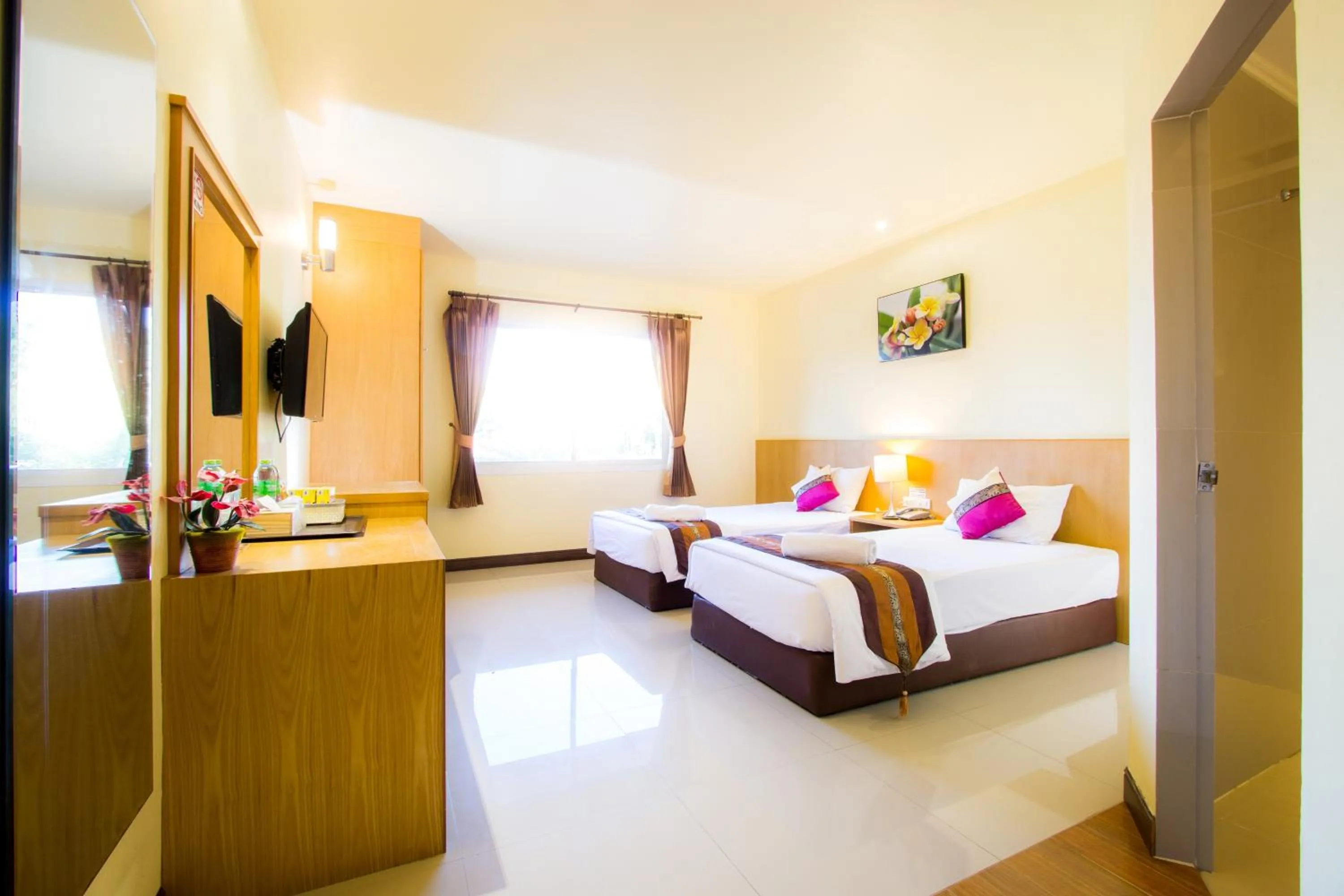 Photo of the whole room, Bed in The Lephant Hotel