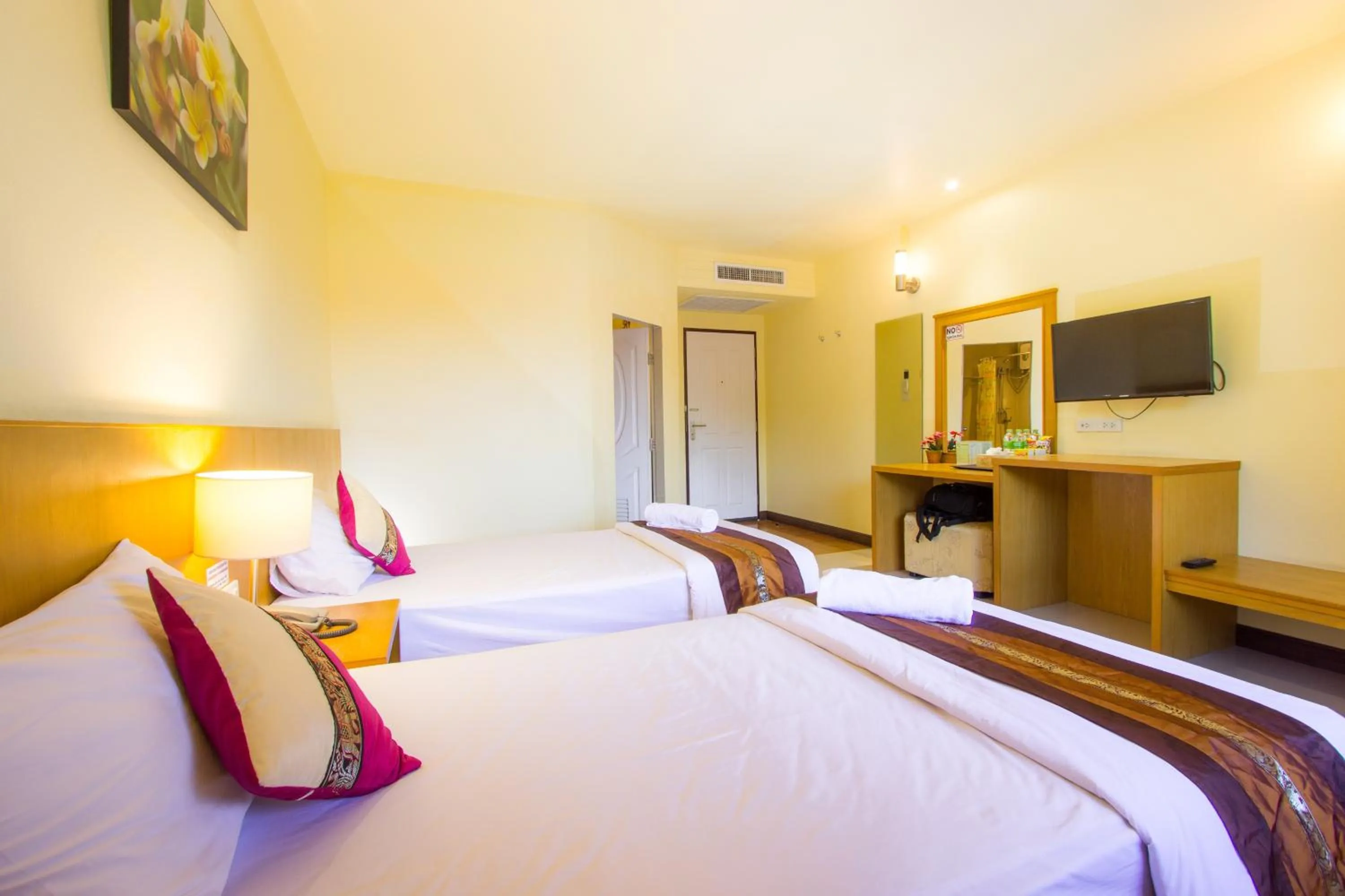 Photo of the whole room, Bed in The Lephant Hotel