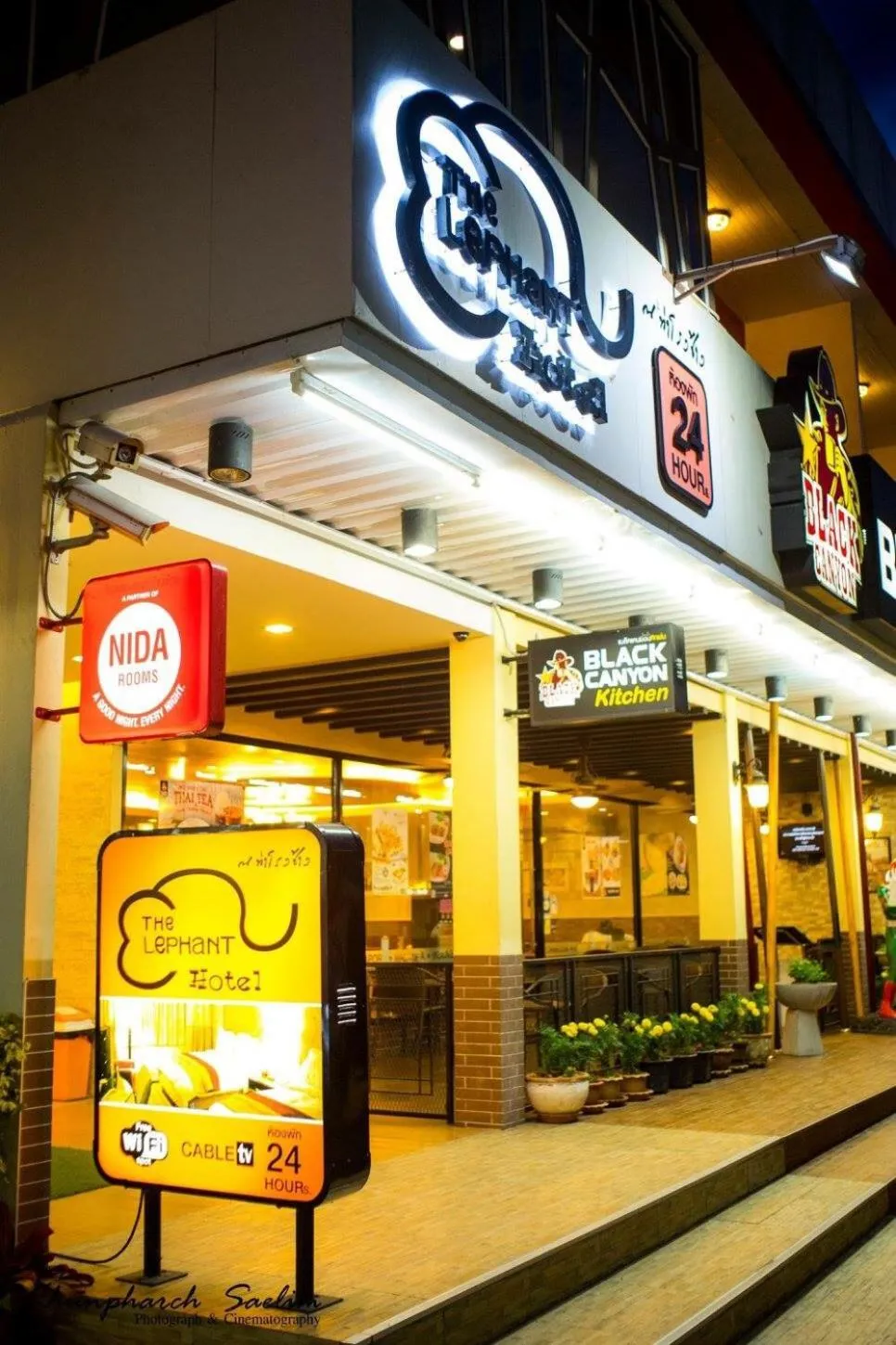 Meals in The Lephant Hotel