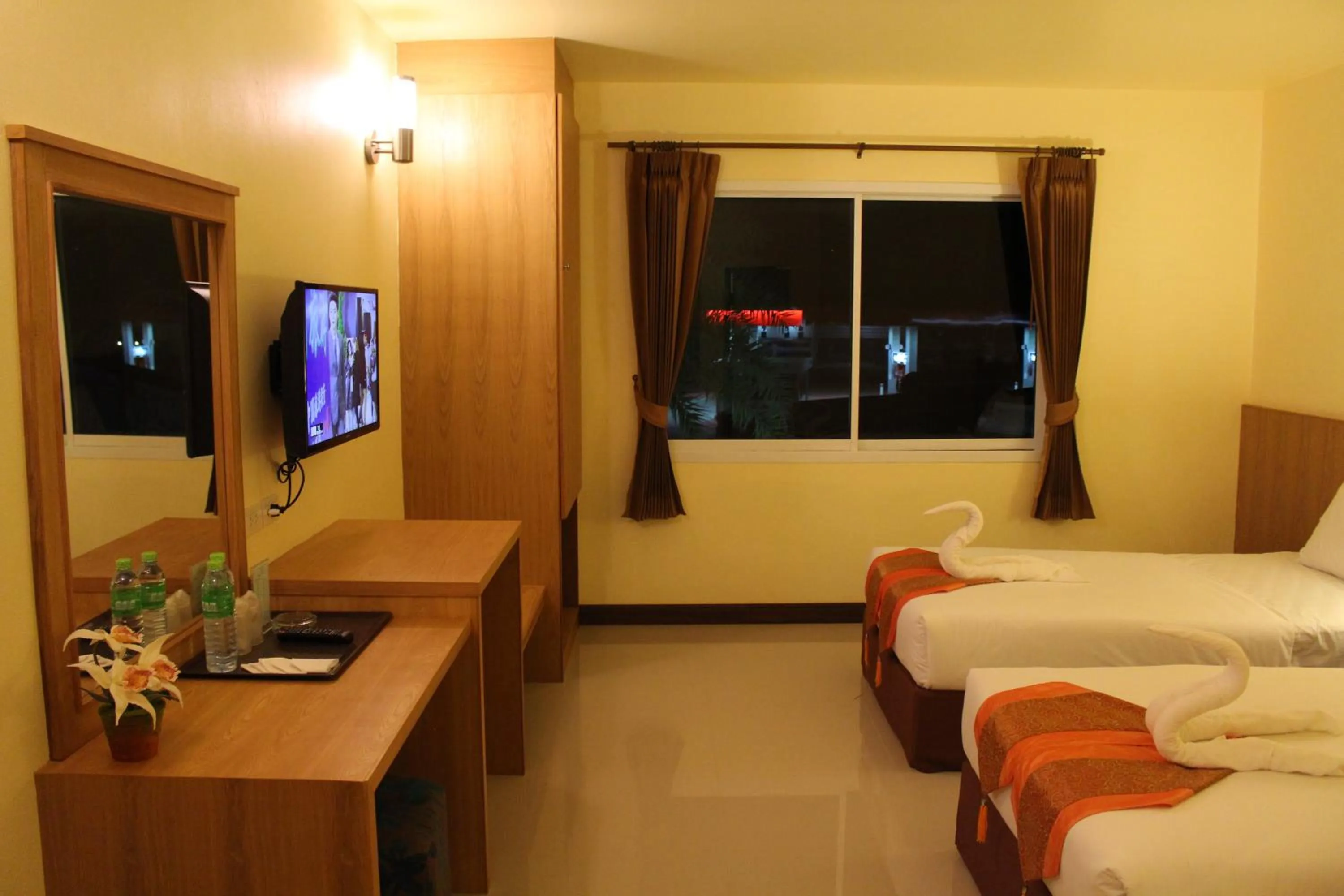 Photo of the whole room, Bed in The Lephant Hotel