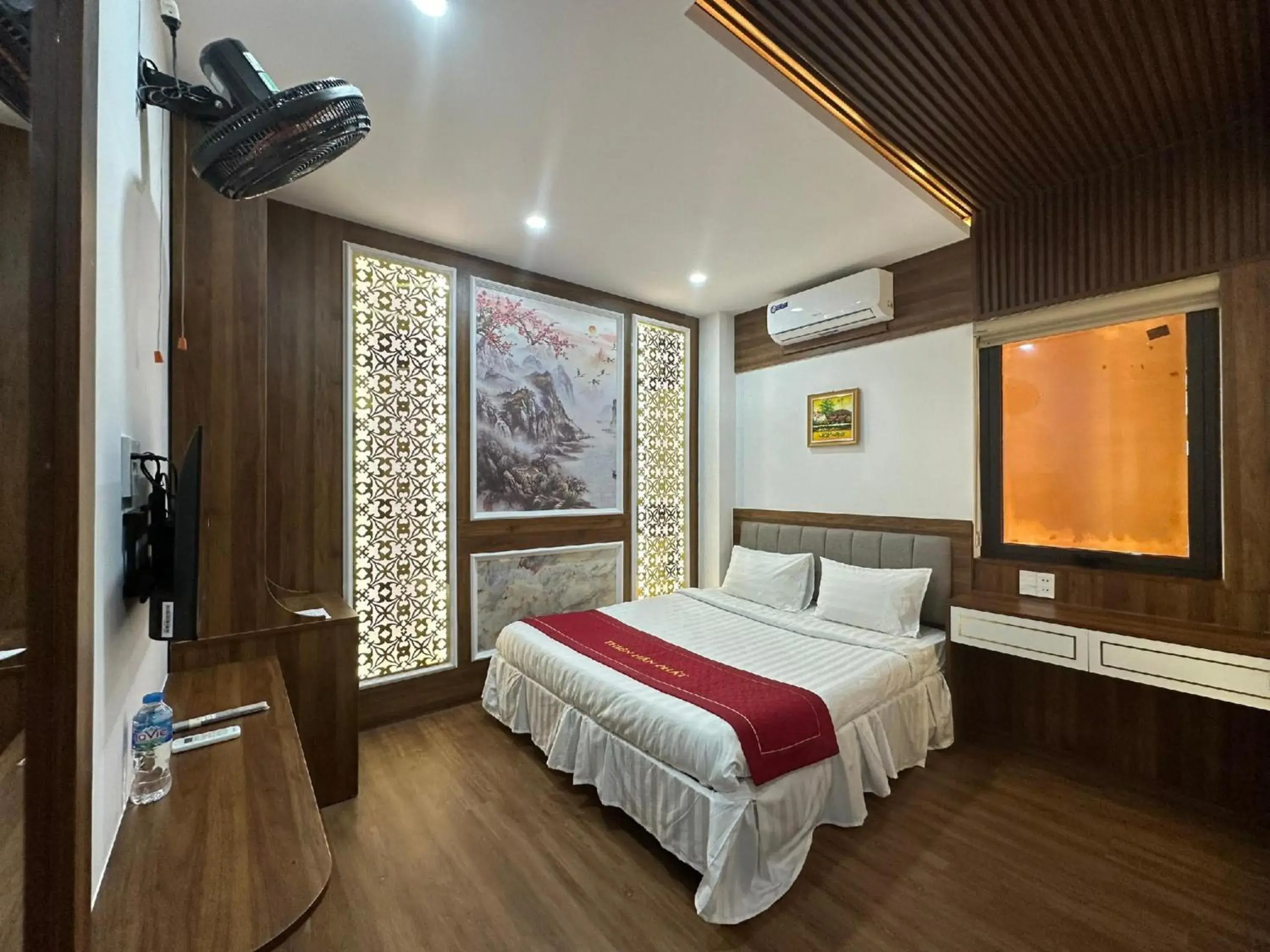 Photo of the whole room, Bed in Thien Han Phat Hotel Photo of the whole room, Bed in Thien Han Phat Hotel