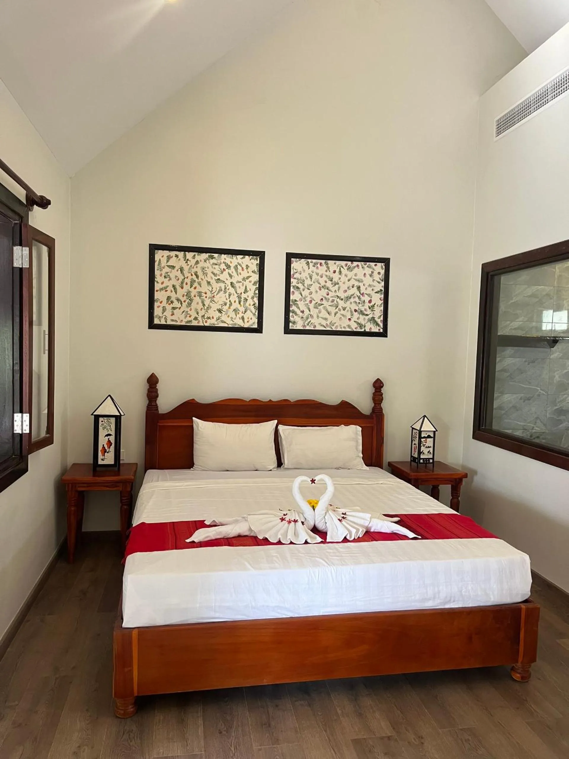 Bed in Villa Namkhan Heritage