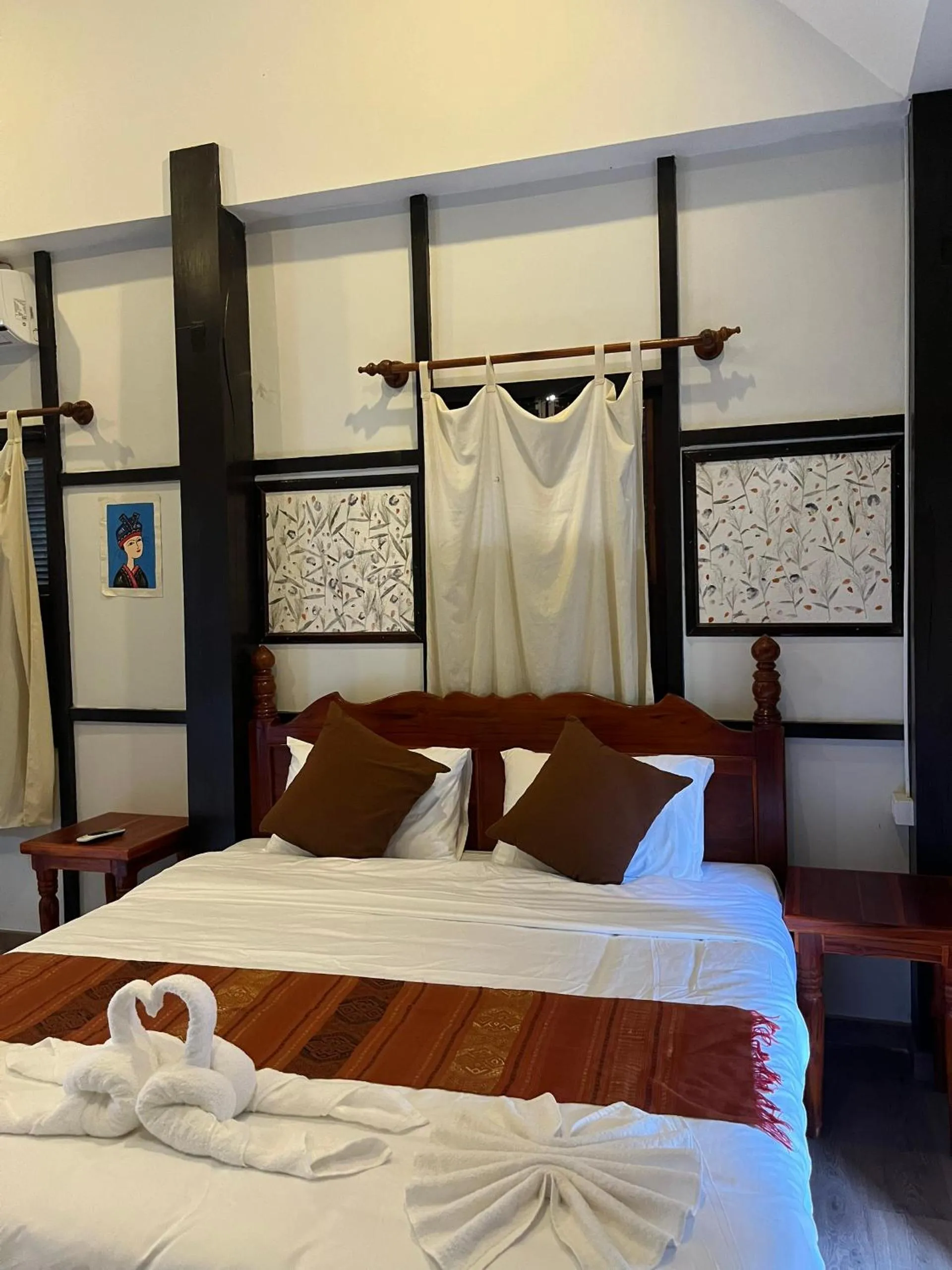 Bed in Villa Namkhan Heritage