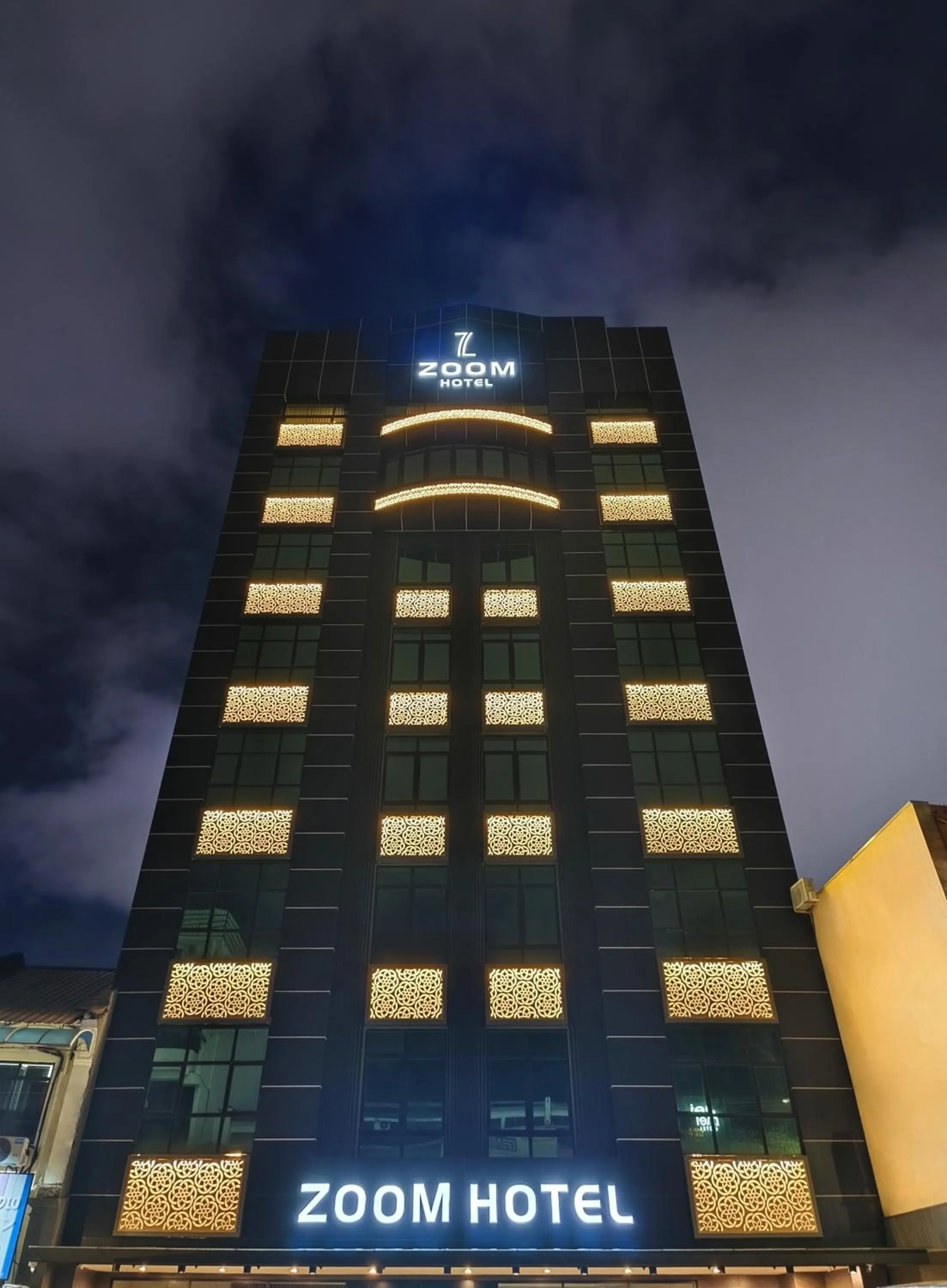 Property building in ZOOM HOTEL