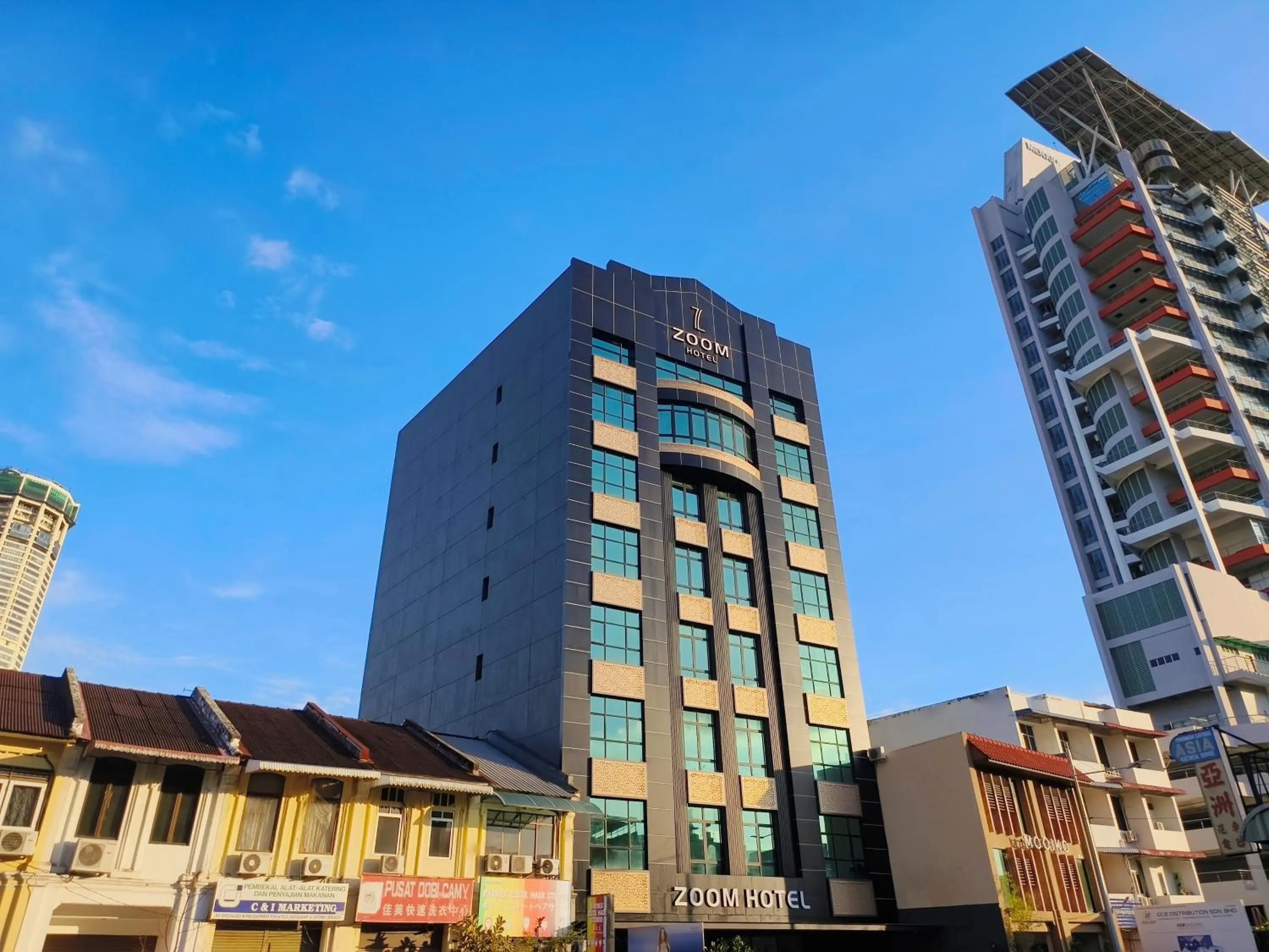 Property building in ZOOM HOTEL