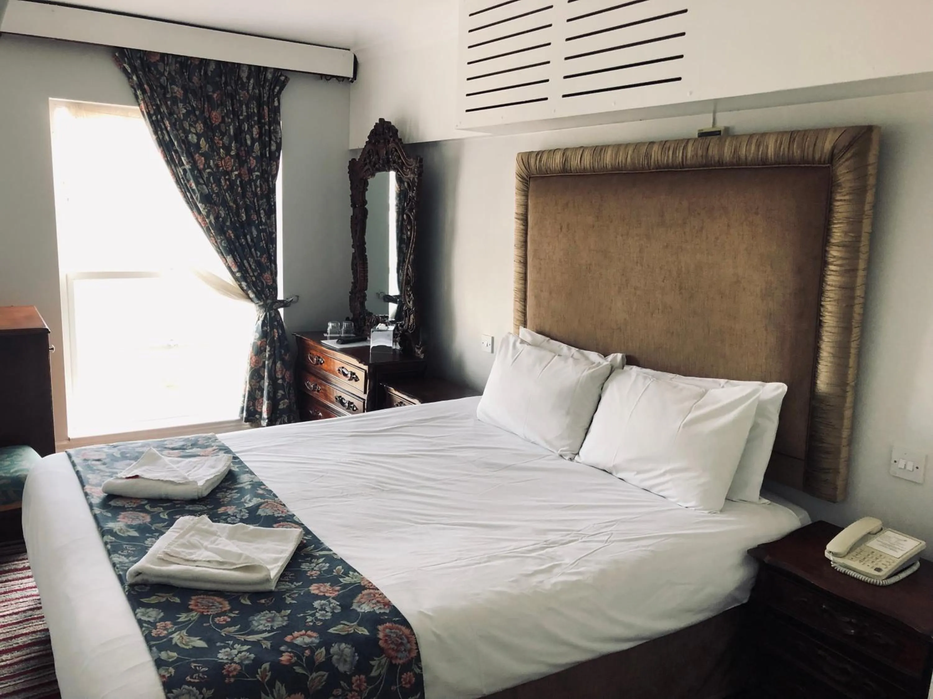 Bed in My Place Hotel