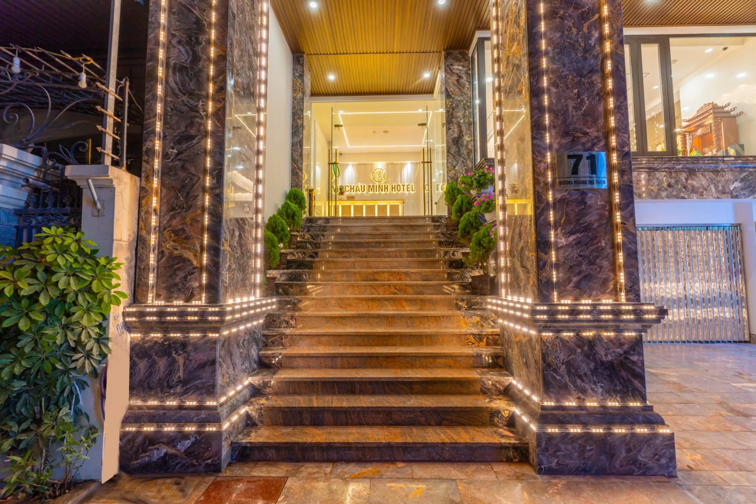 Facade/entrance in CM Hotel & Apartment