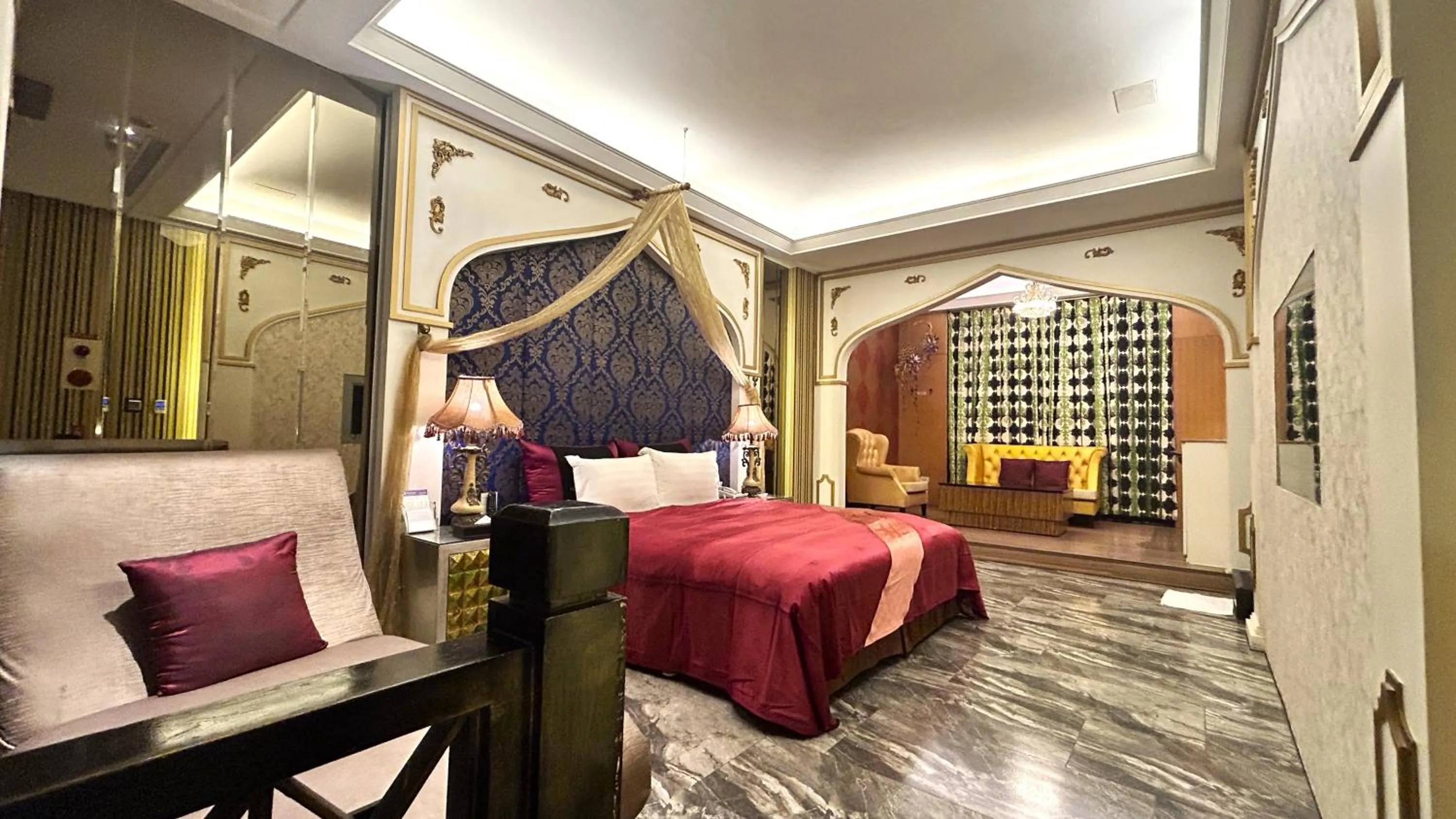 Bed in Shining Motel