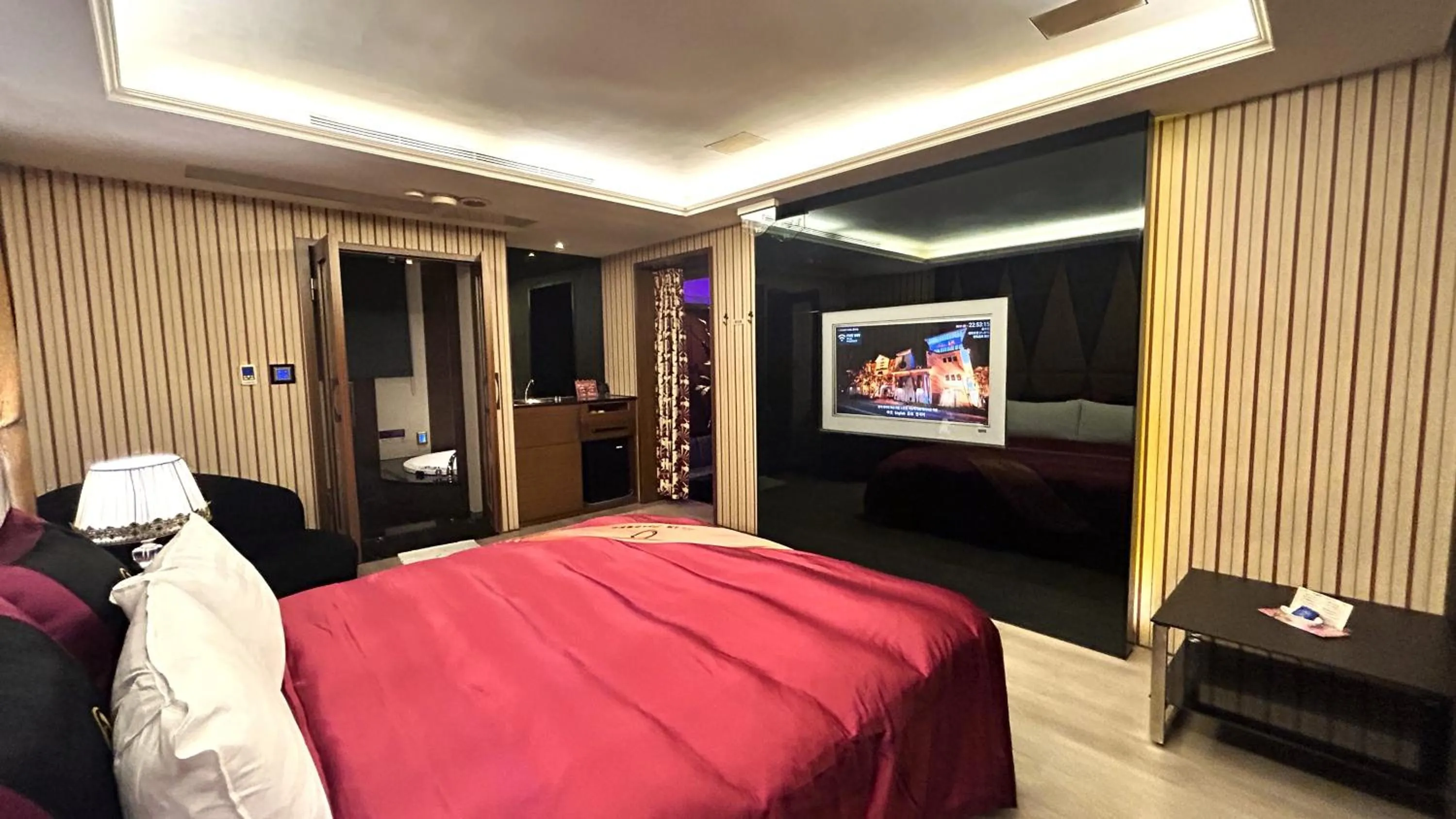 Bed in Shining Motel