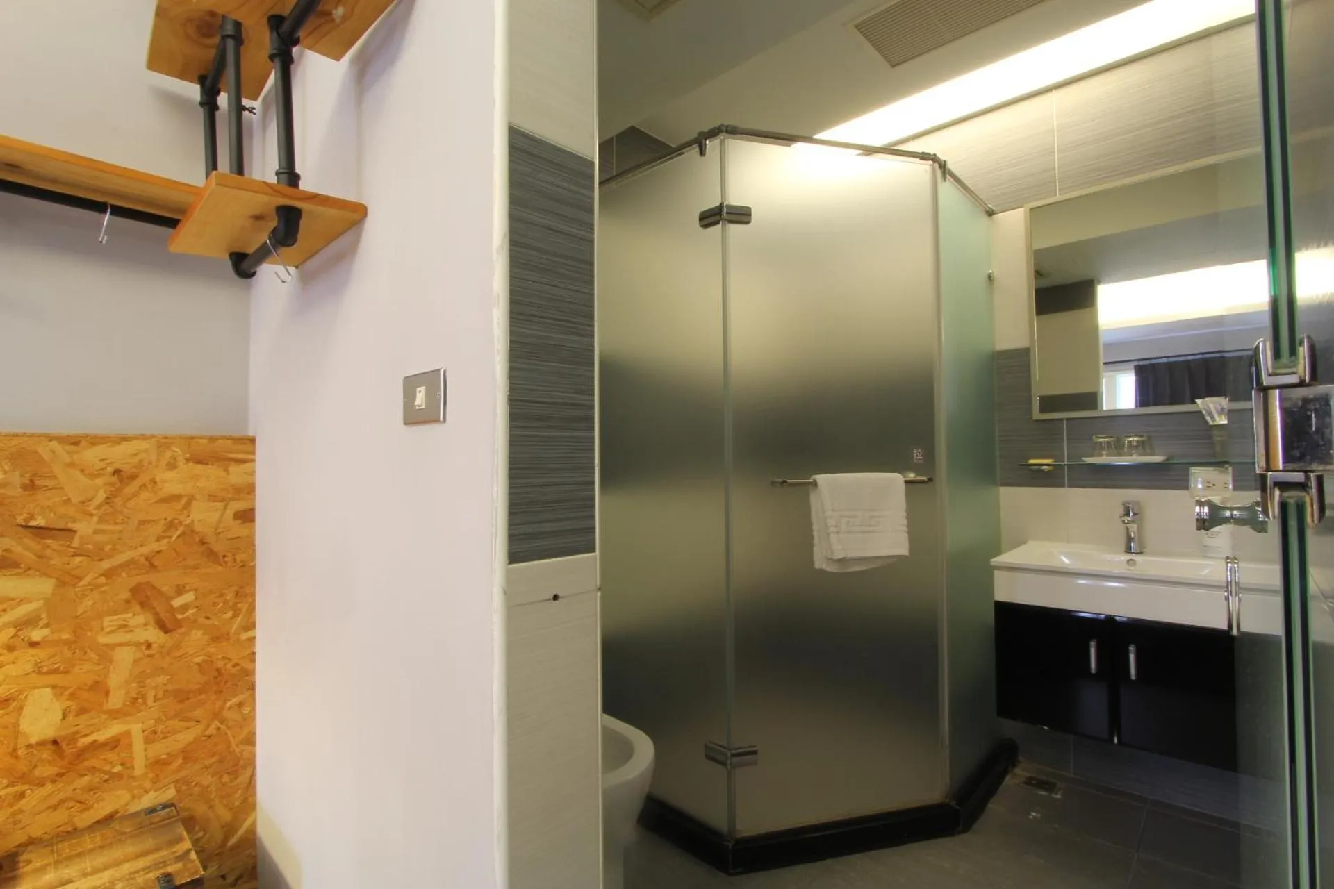 Bathroom in 仁愛小公館-市區近東大門