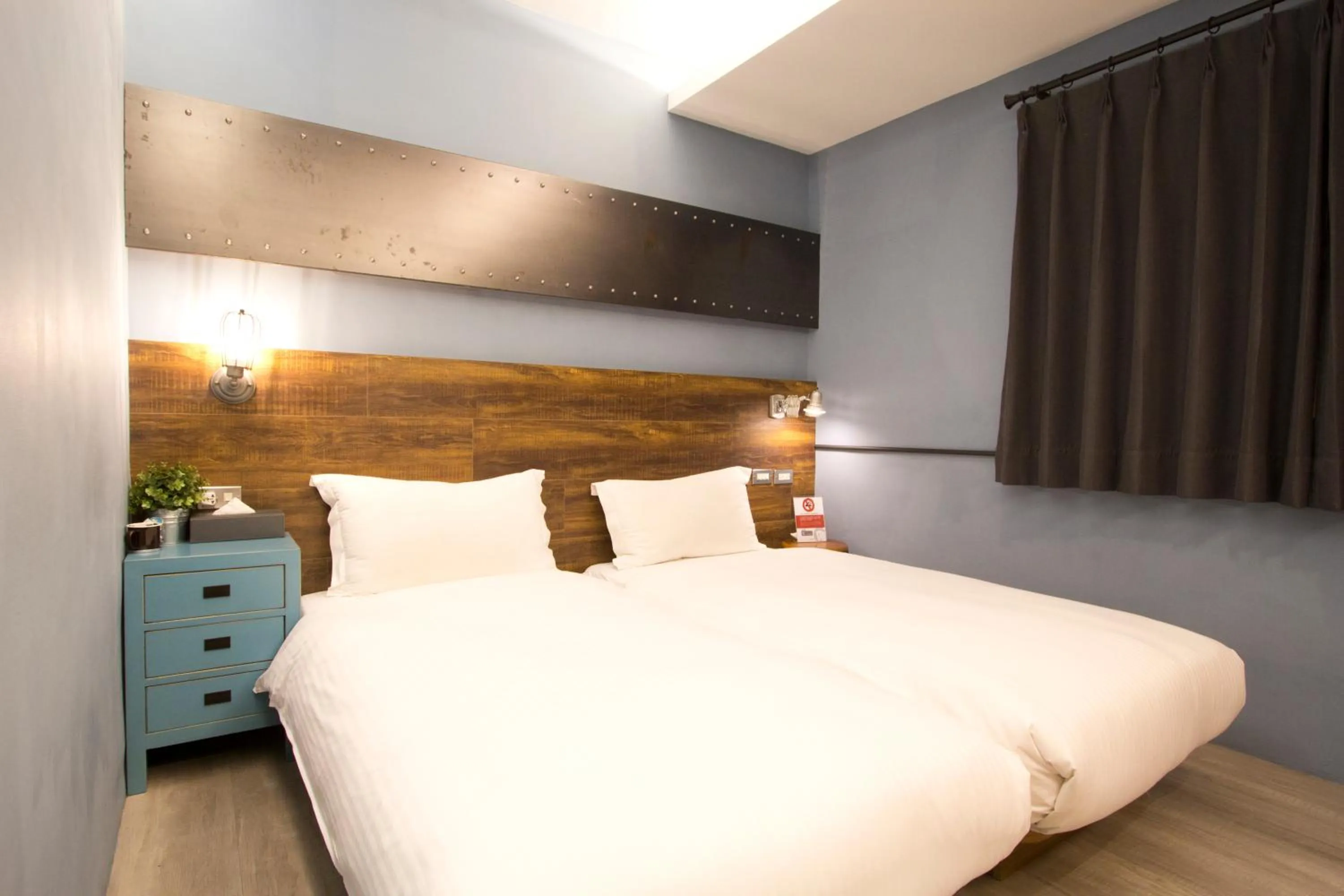 bunk bed, Bed in 仁愛小公館-市區近東大門