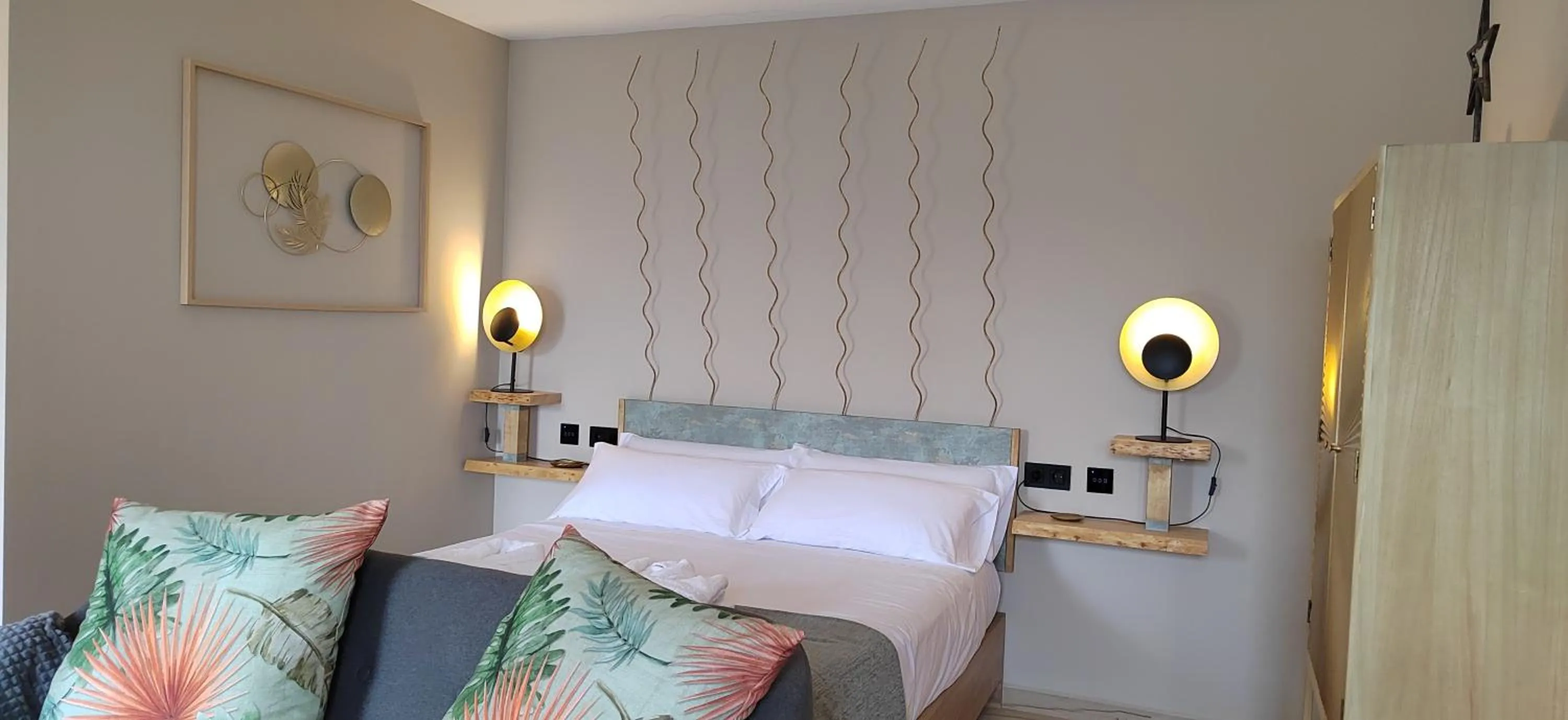 Bedroom, Bed in Las estrellas del duende