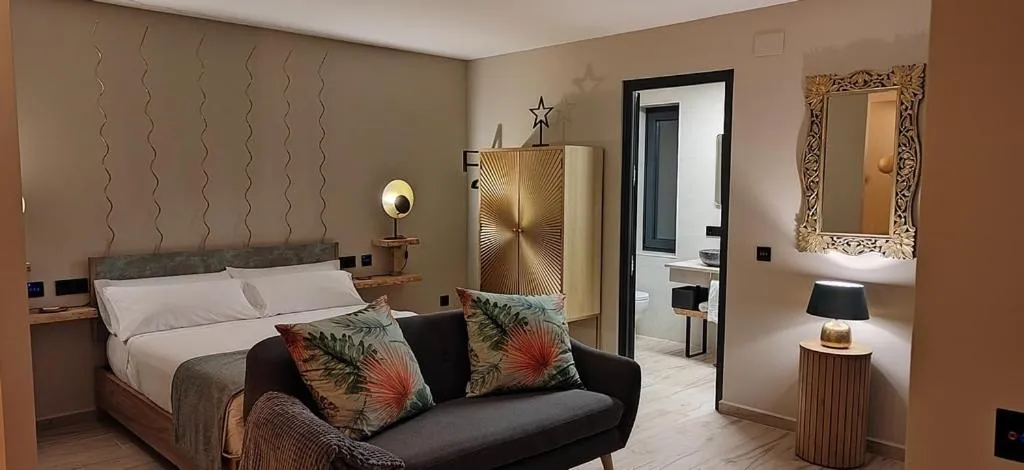 Bedroom, Bed in Las estrellas del duende